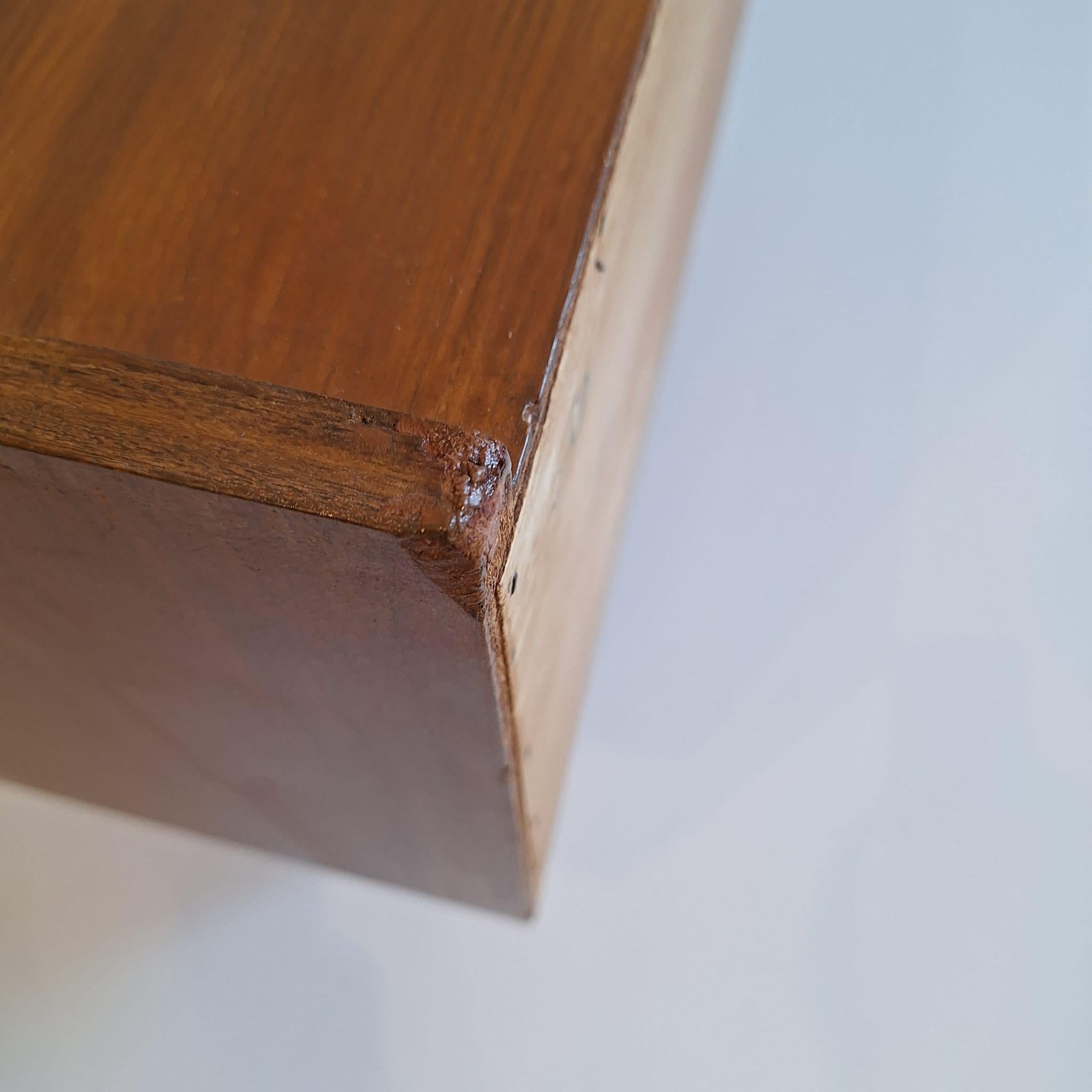 Small Danish bar cabinet in teak For Sale 6