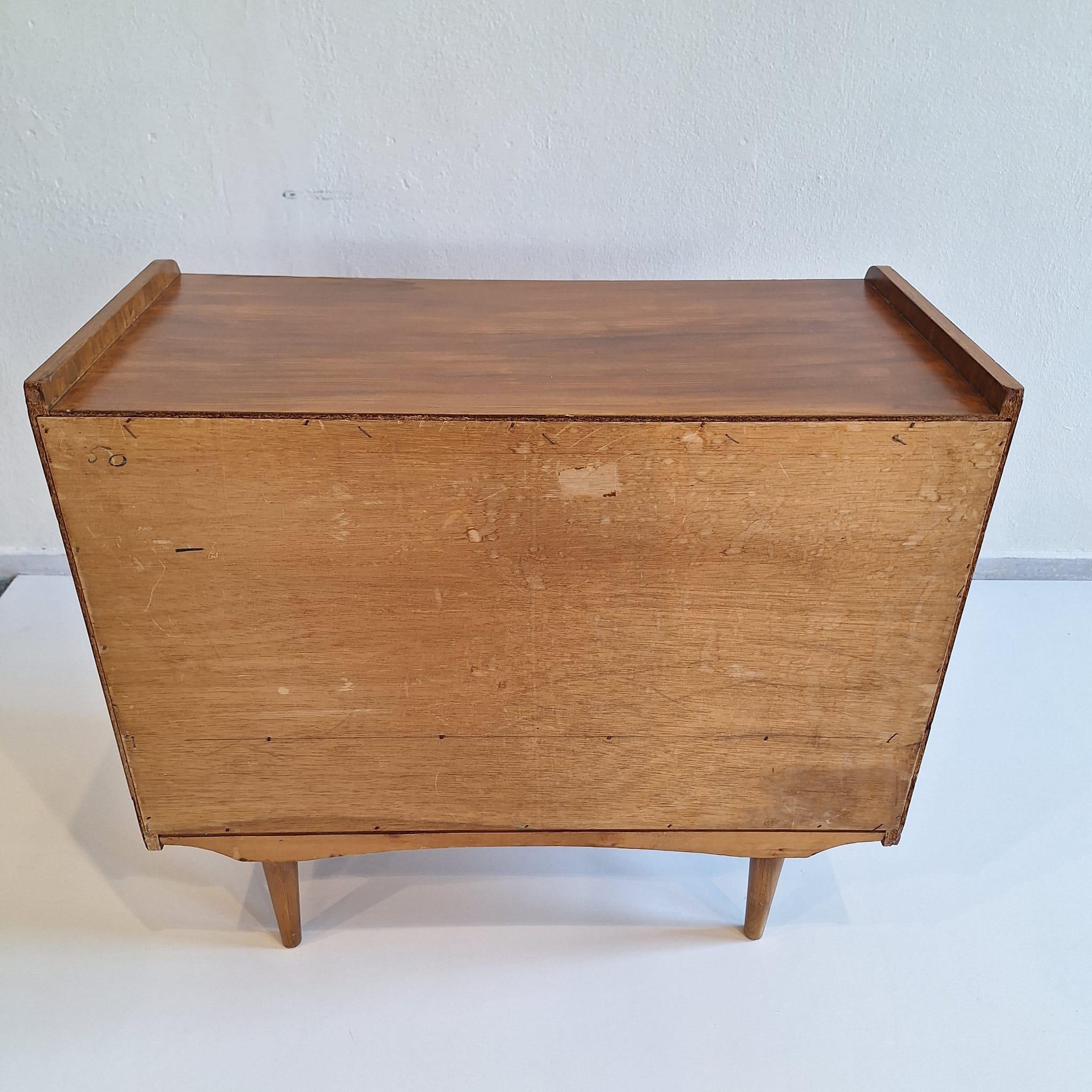 Small Danish bar cabinet in teak For Sale 8