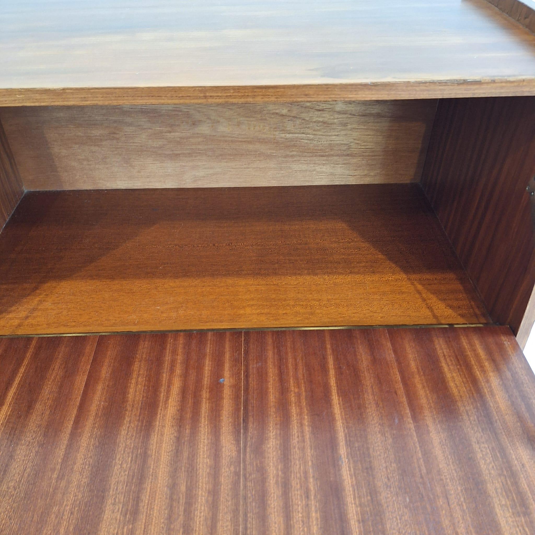 Small Danish bar cabinet in teak For Sale 12