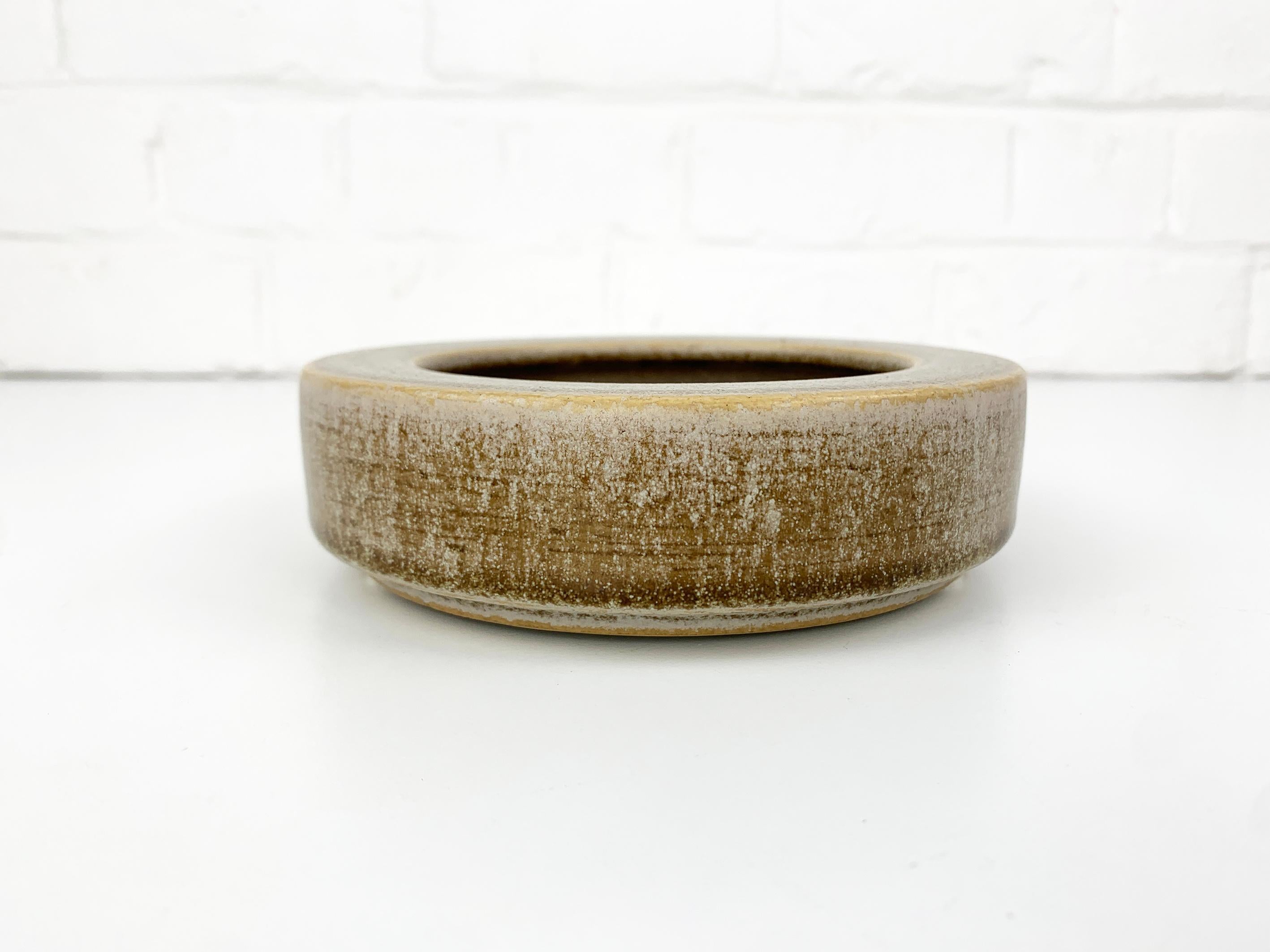 Scandinavian Modern Small danish Ceramic Dish Bowl Palshus Denmark Per & Annelise Linnemann-Schmidt For Sale