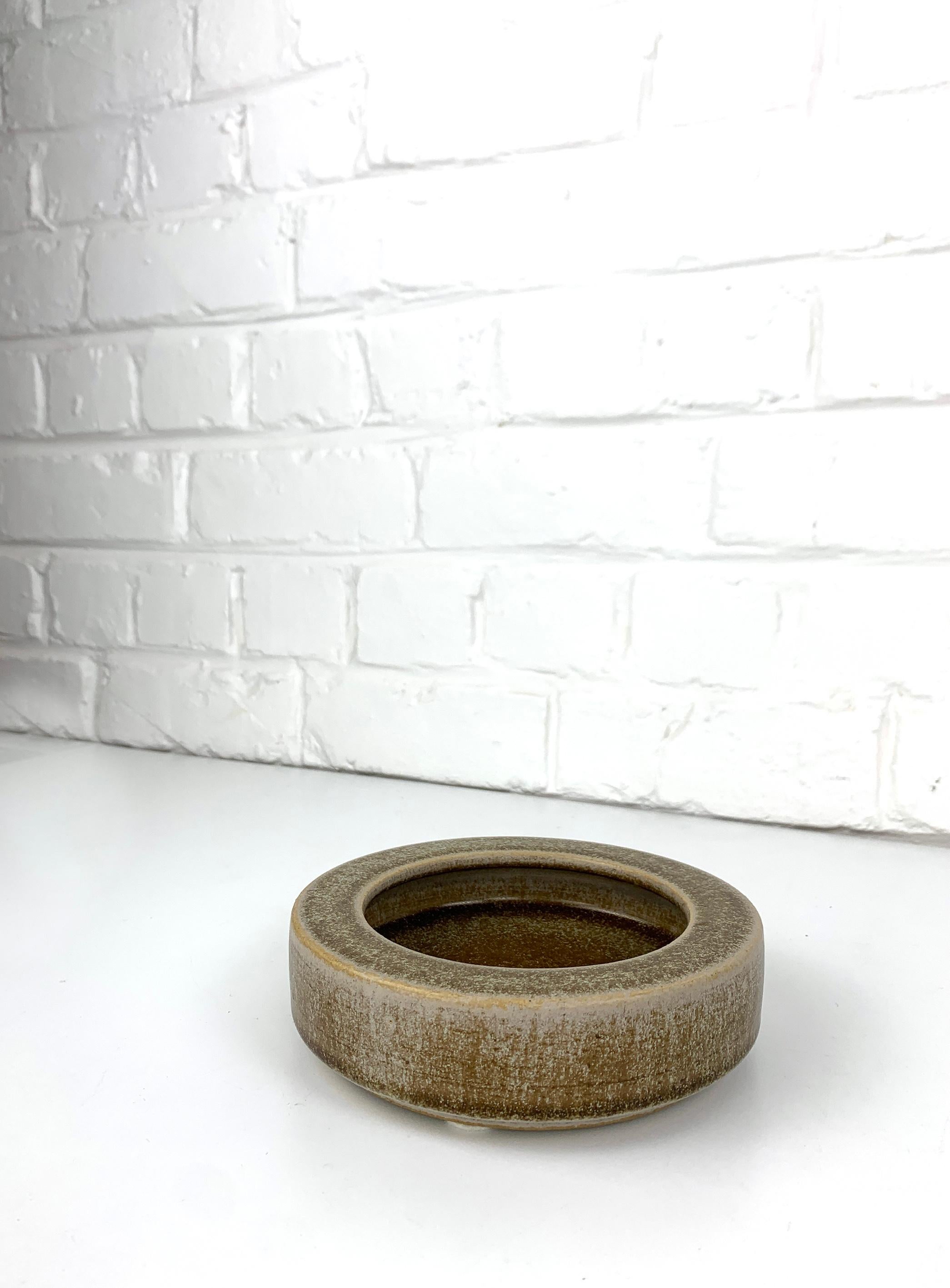 Small danish Ceramic Dish Bowl Palshus Denmark Per & Annelise Linnemann-Schmidt For Sale 1
