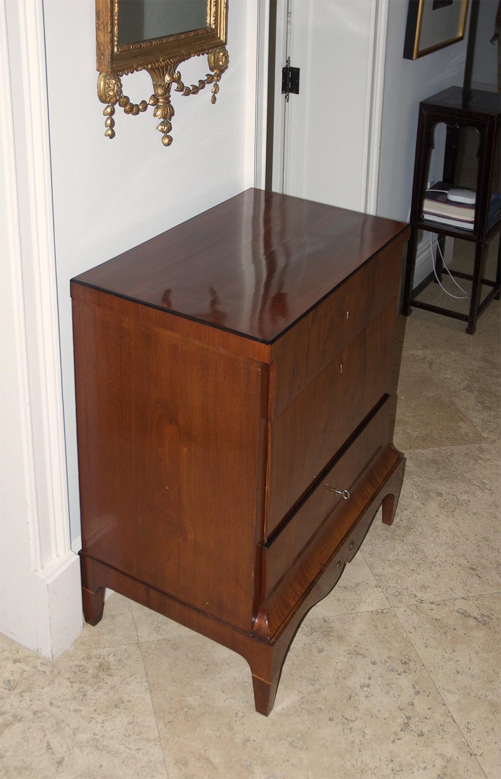 Danish Small Empire Chest of Drawers in Cuban Mahogany, Denmark, circa 1810 For Sale