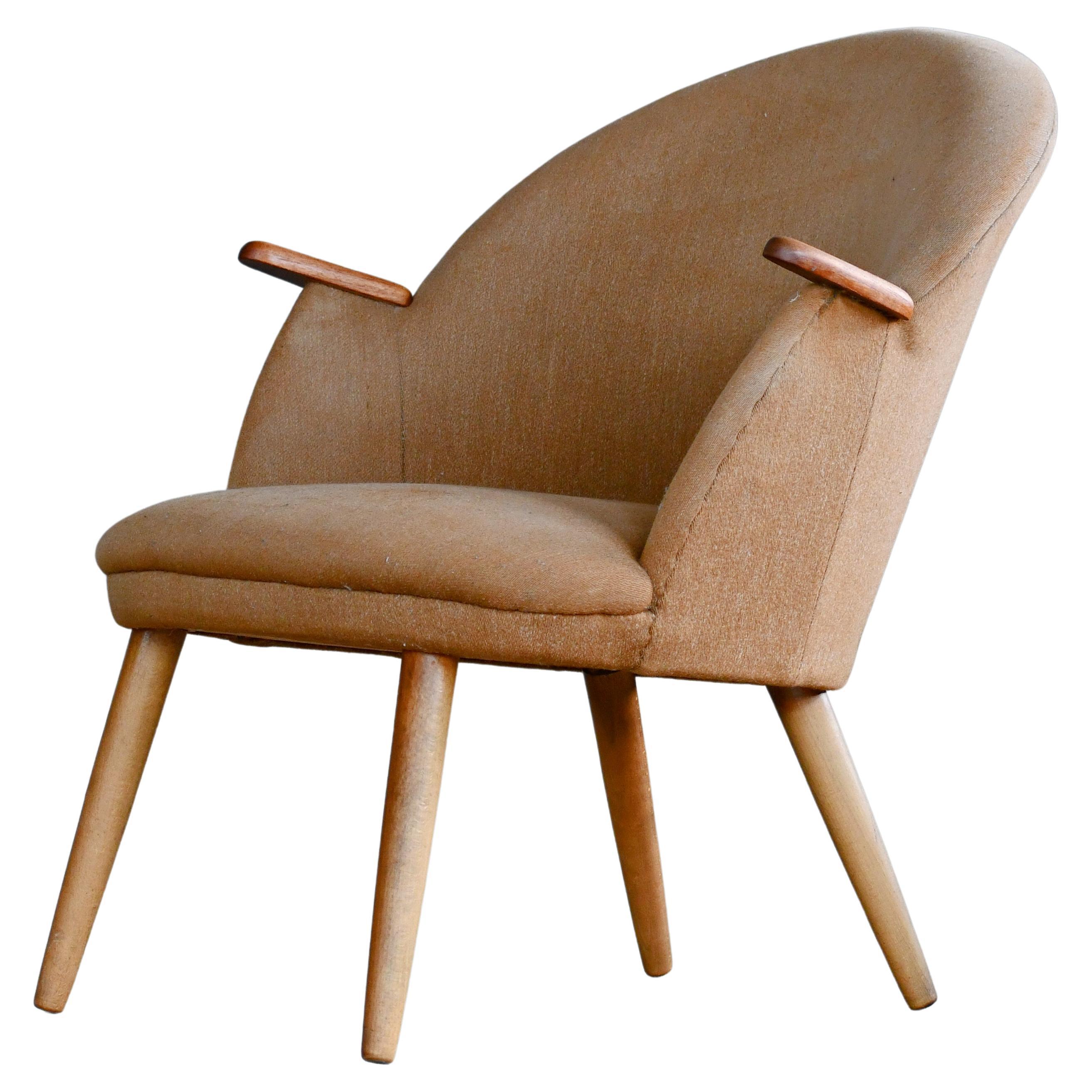 Small Danish Mama Bear Style Lounge Chair attributed to Kurt Olsen, 1950s For Sale