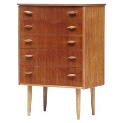 Small Danish Mid-20th Century Teak Chest of Drawers Small Danish Mid-20th Century Teak Chest of Drawers