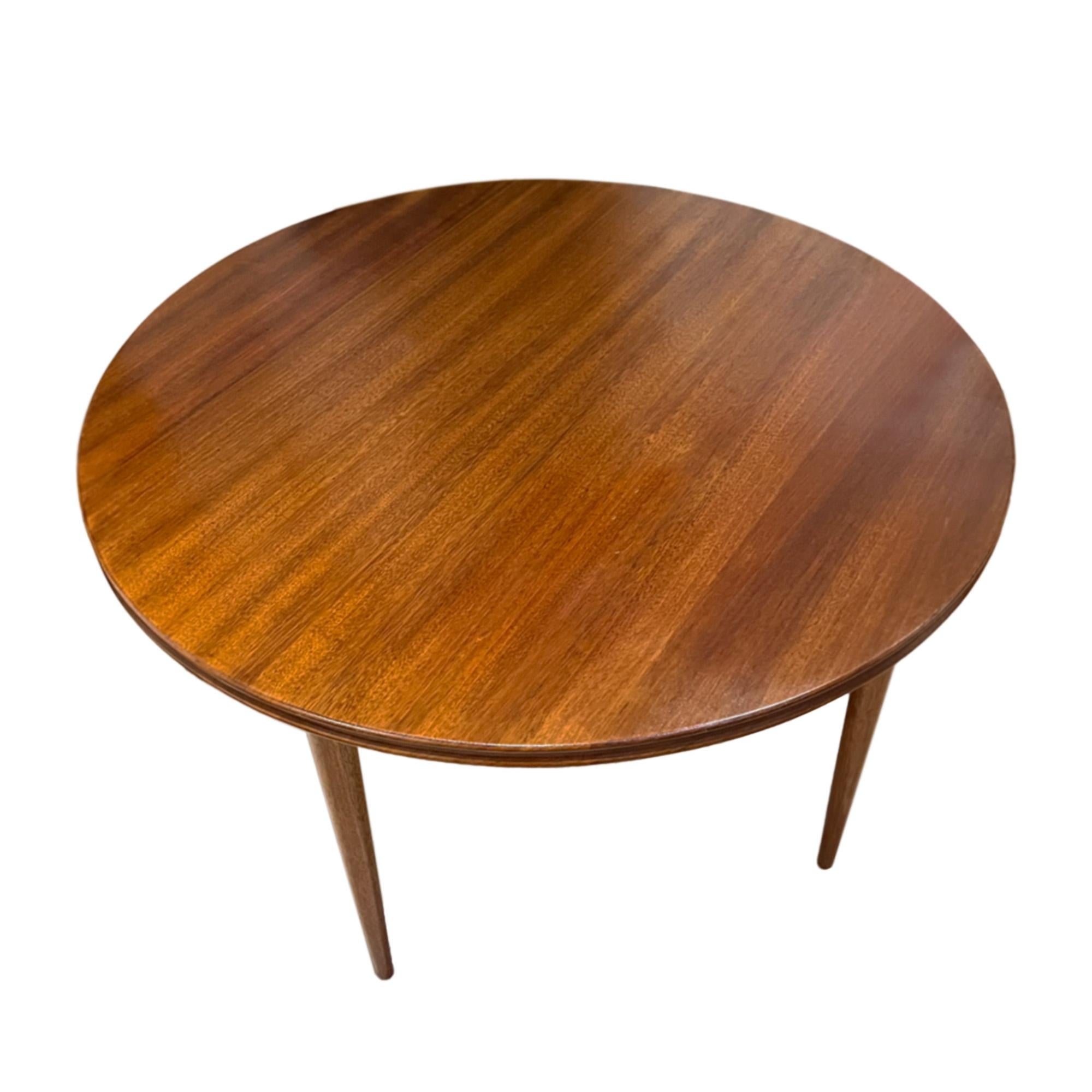 Small Danish Midcentury Coffee Table In Good Condition For Sale In London, GB