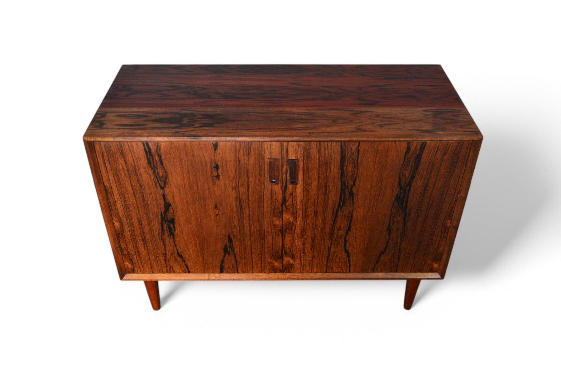 Origine: Danimarca
Progettista: Sconosciuto
Produttore: Sconosciuto
Epoca: anni '60
Materiali: Palissandro
Misure: 39,5