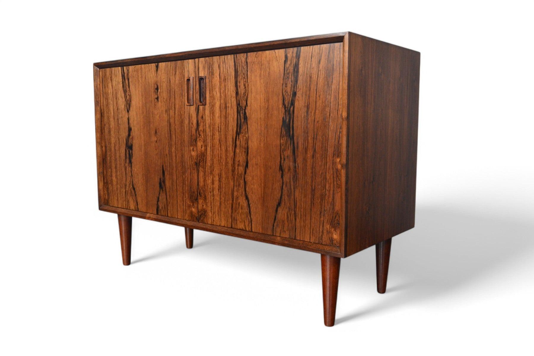 Palissandro Piccola credenza moderna danese in palissandro in vendita