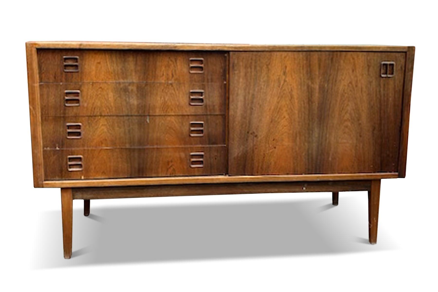 Mid-Century moderno Piccola credenza moderna danese in legno di palissandro con libreria Hutch in vendita