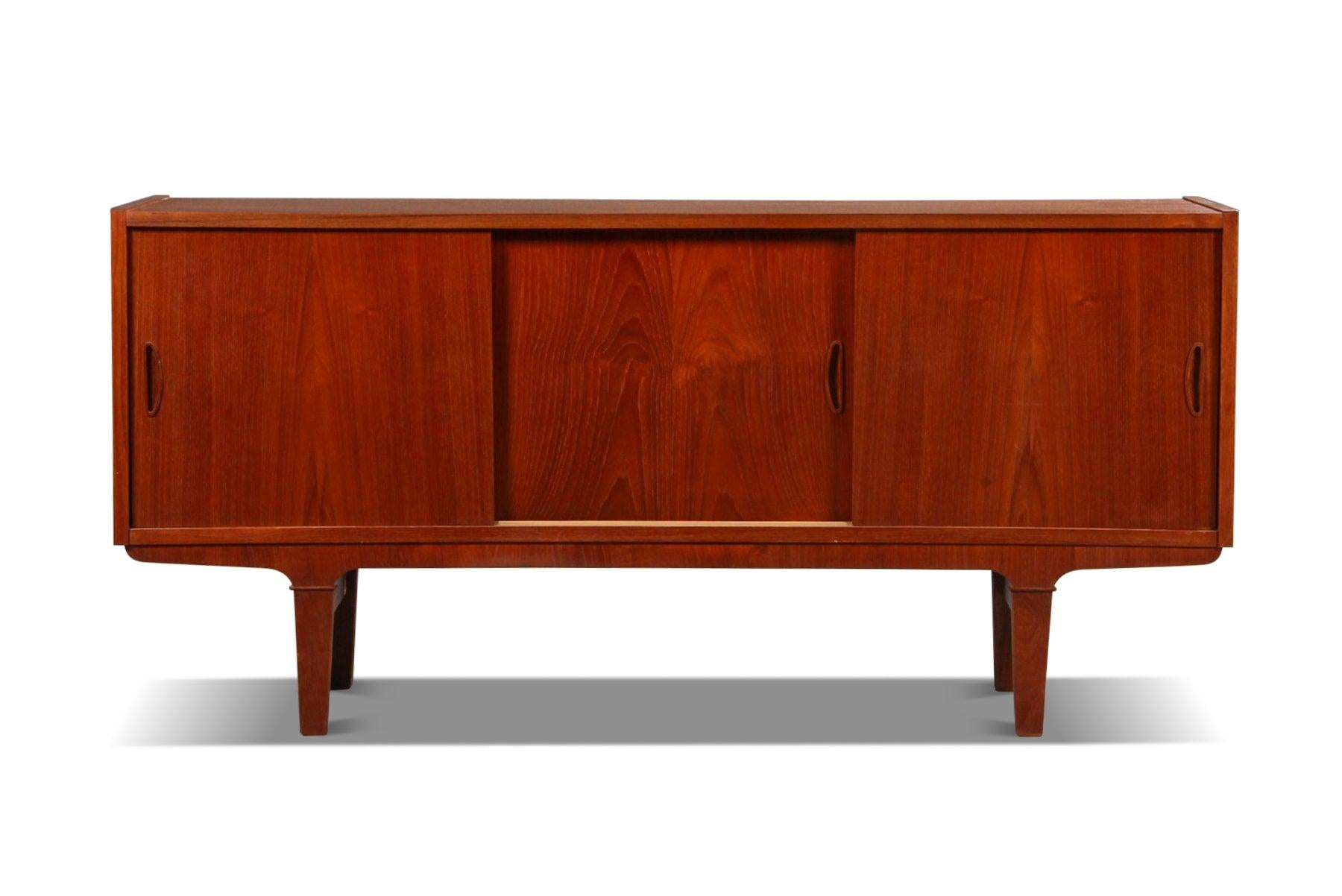 Small Danish Modern Credenza In Teak In Excellent Condition For Sale In Berkeley, CA