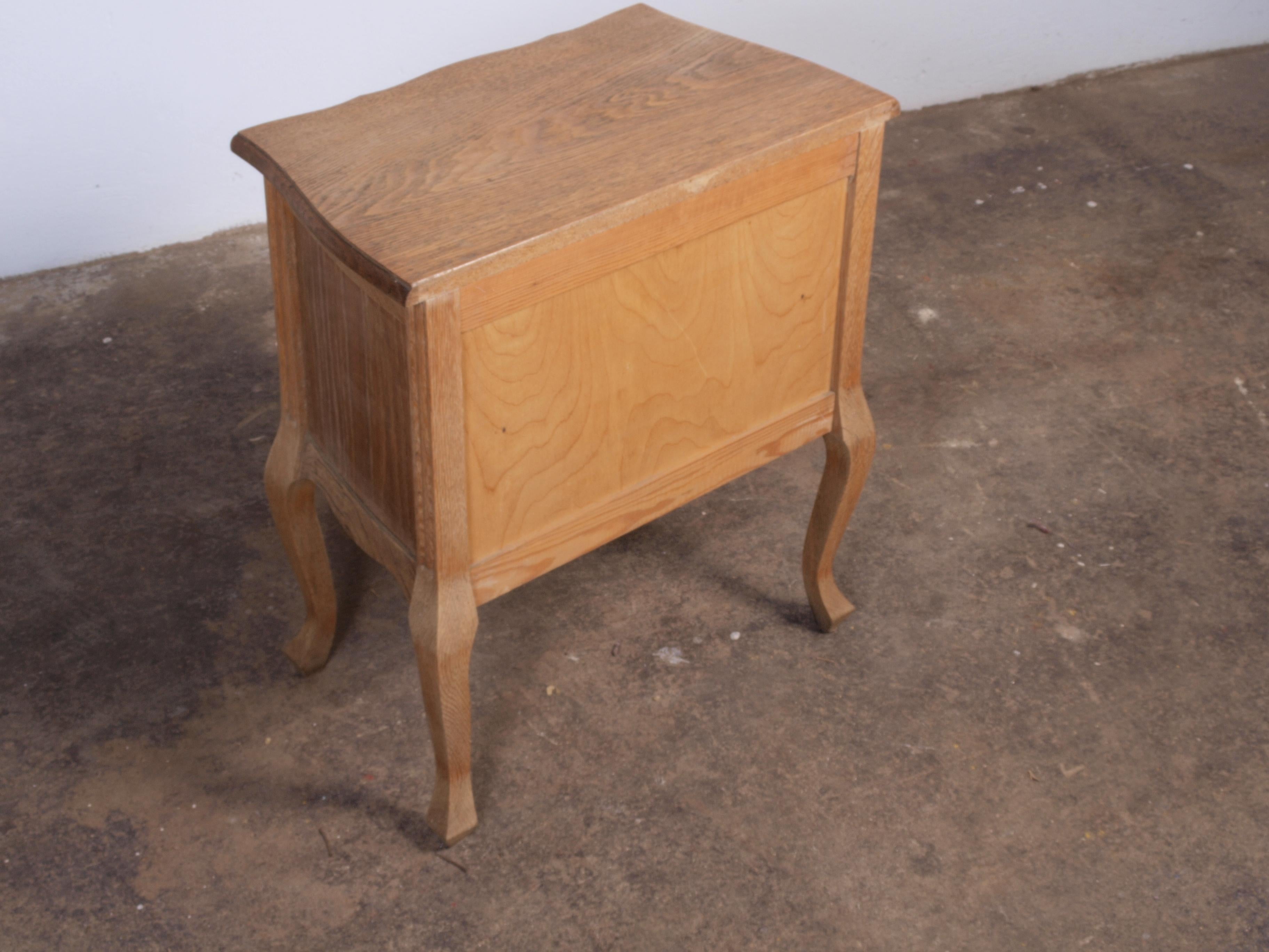 Small Danish Oak Cabinet 1960s Mid-century For Sale 2