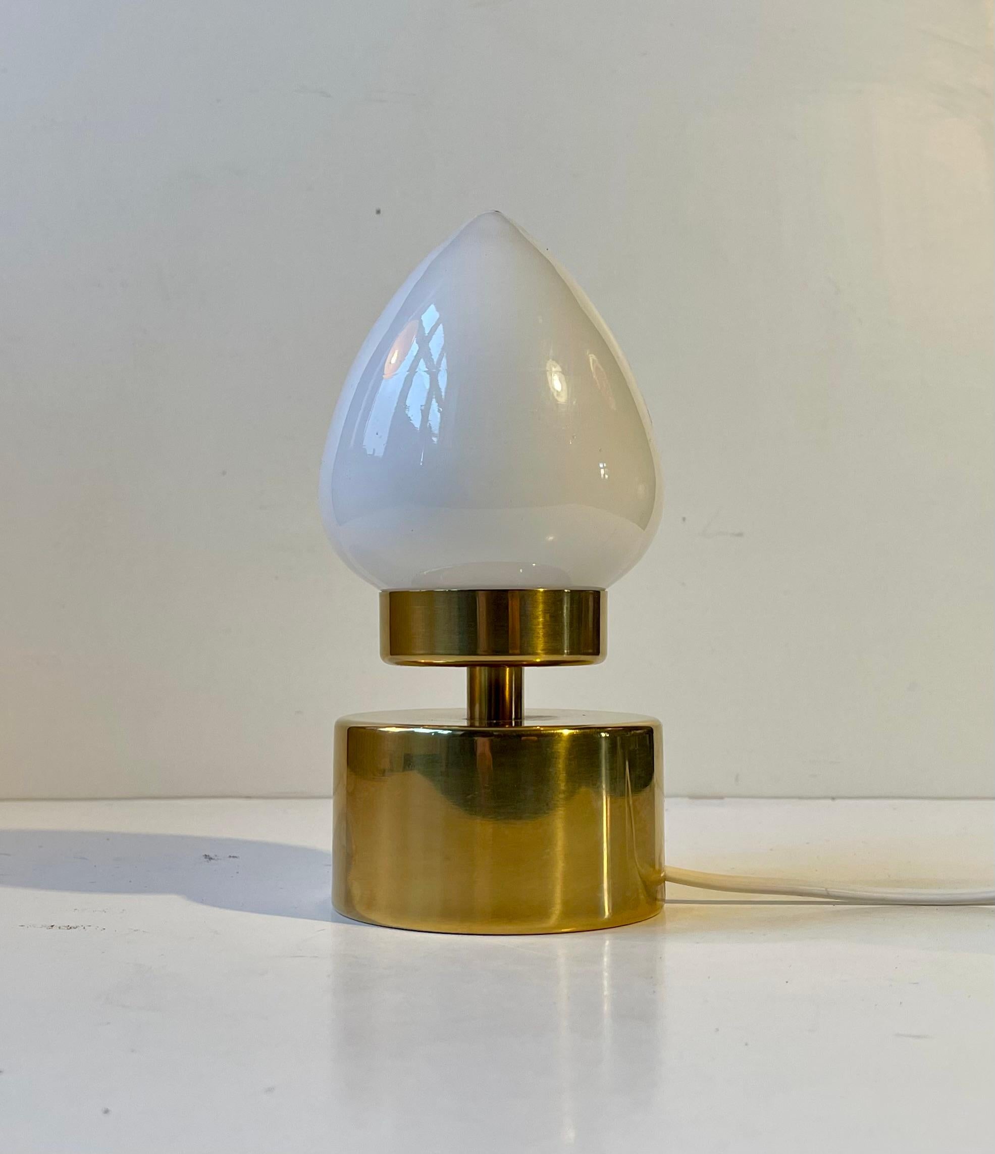 Small Danish Ovoid Table Lamp by Lyskær Belysning, 1980s In Good Condition In Esbjerg, DK