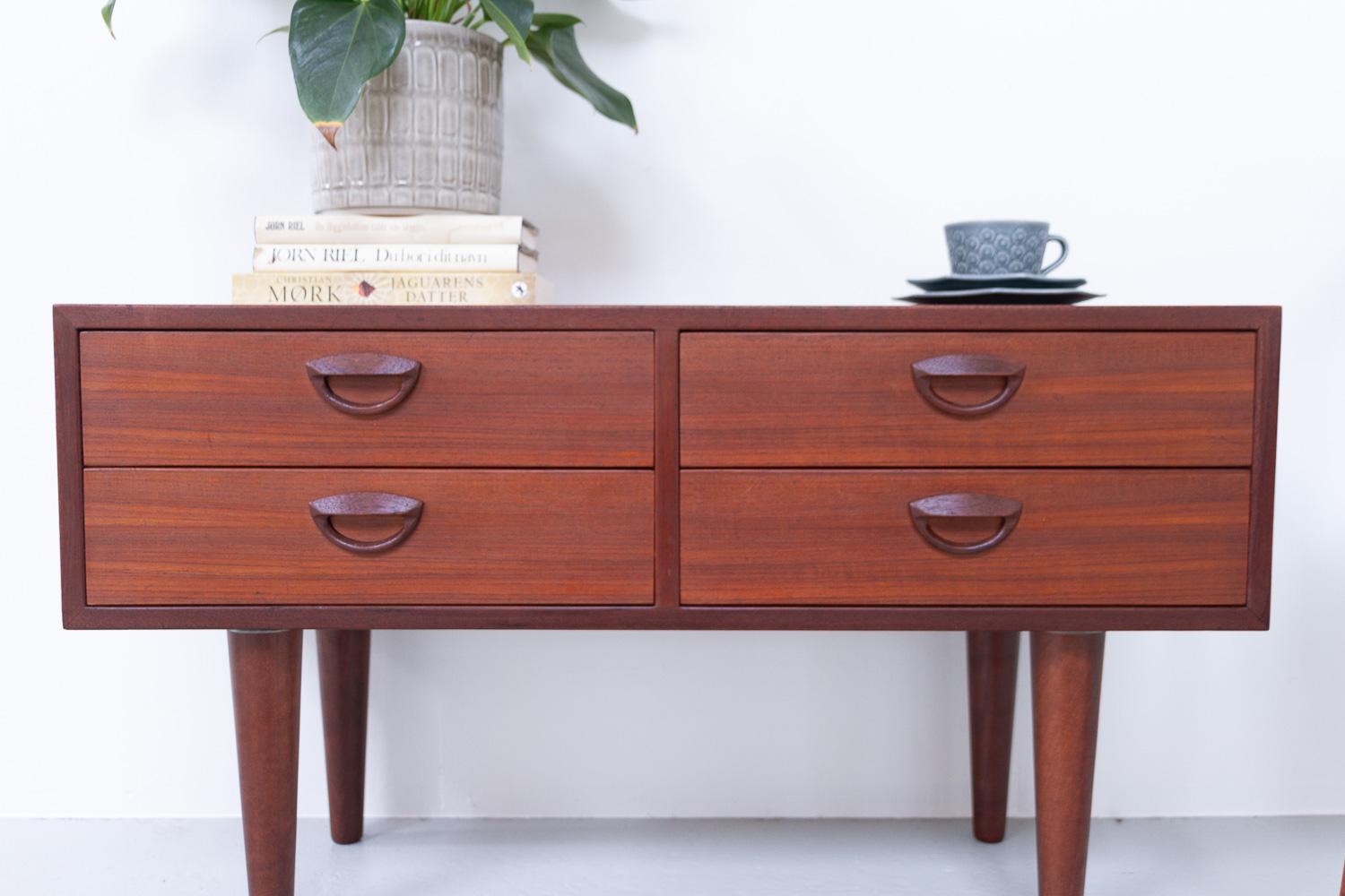Small Danish Teak Chest of Drawers by Kai Kristiansen for FM, 1960s. For Sale 9