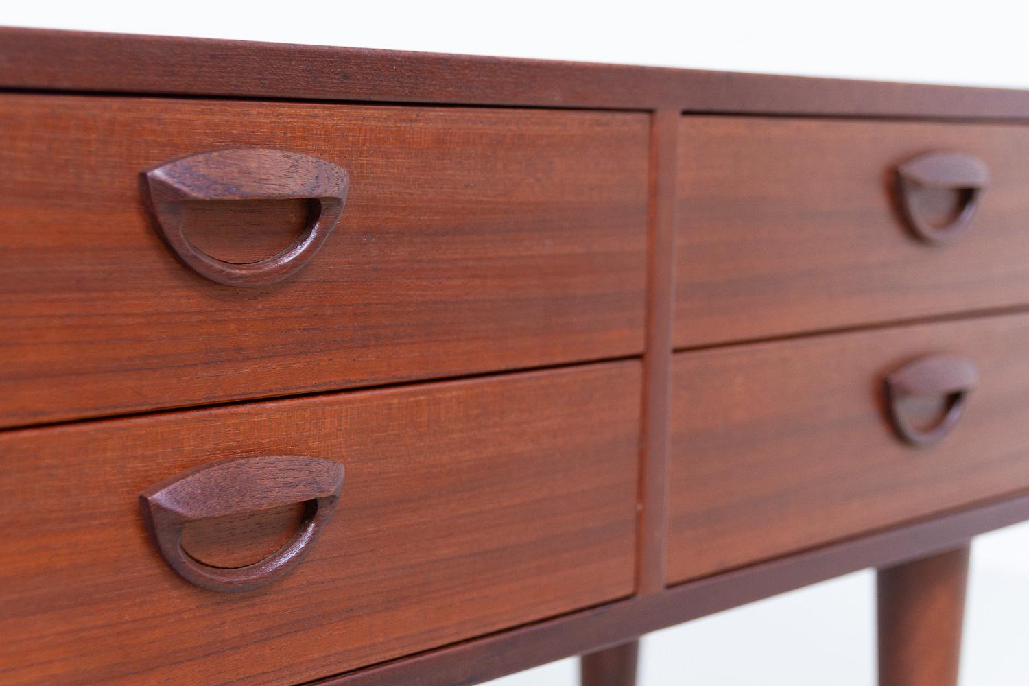 Mid-20th Century Small Danish Teak Chest of Drawers by Kai Kristiansen for FM, 1960s. For Sale
