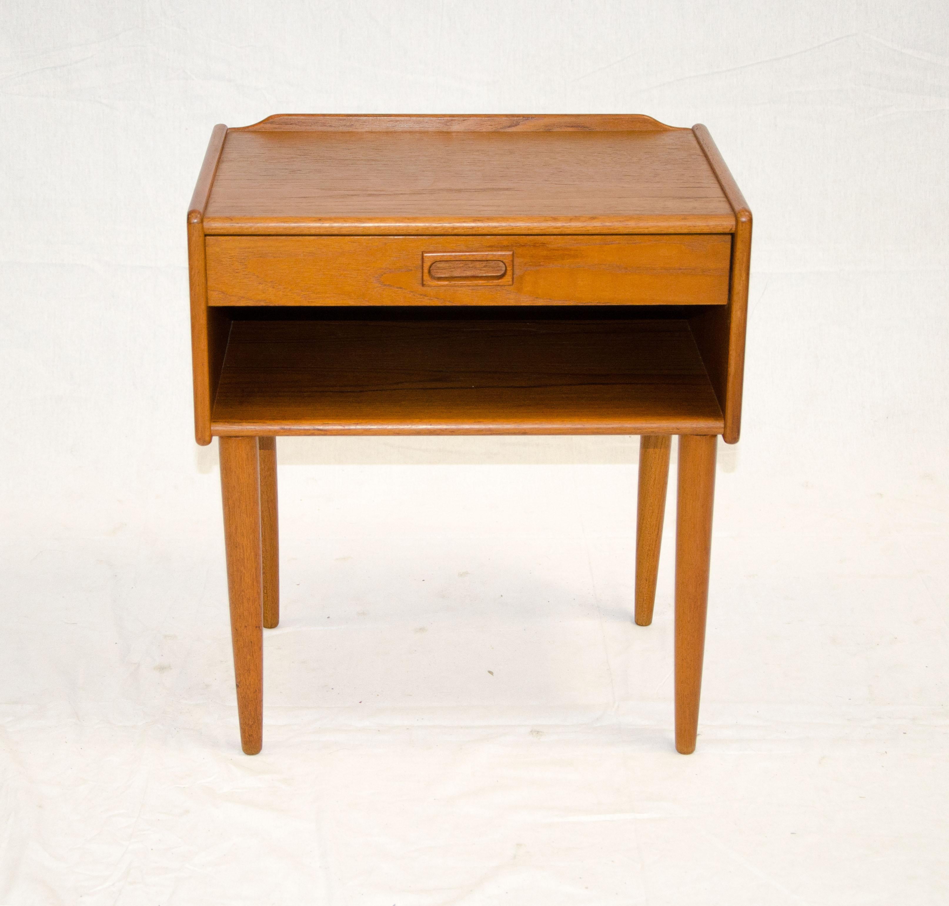 Small Danish Teak Night Stand or End Table In Excellent Condition In Crockett, CA