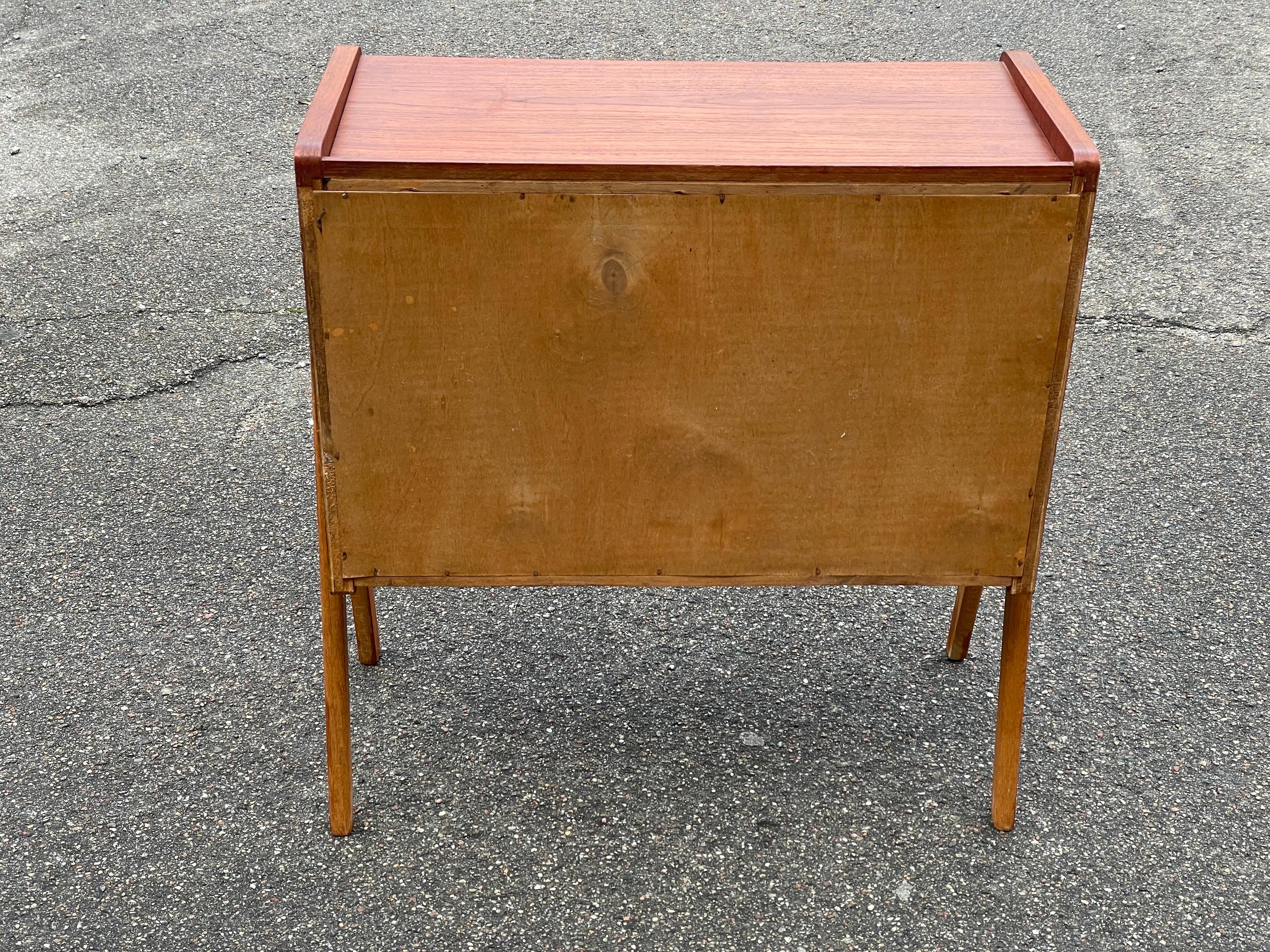 Piccola credenza danese in teak di Poul Volther del 1960 in vendita 5