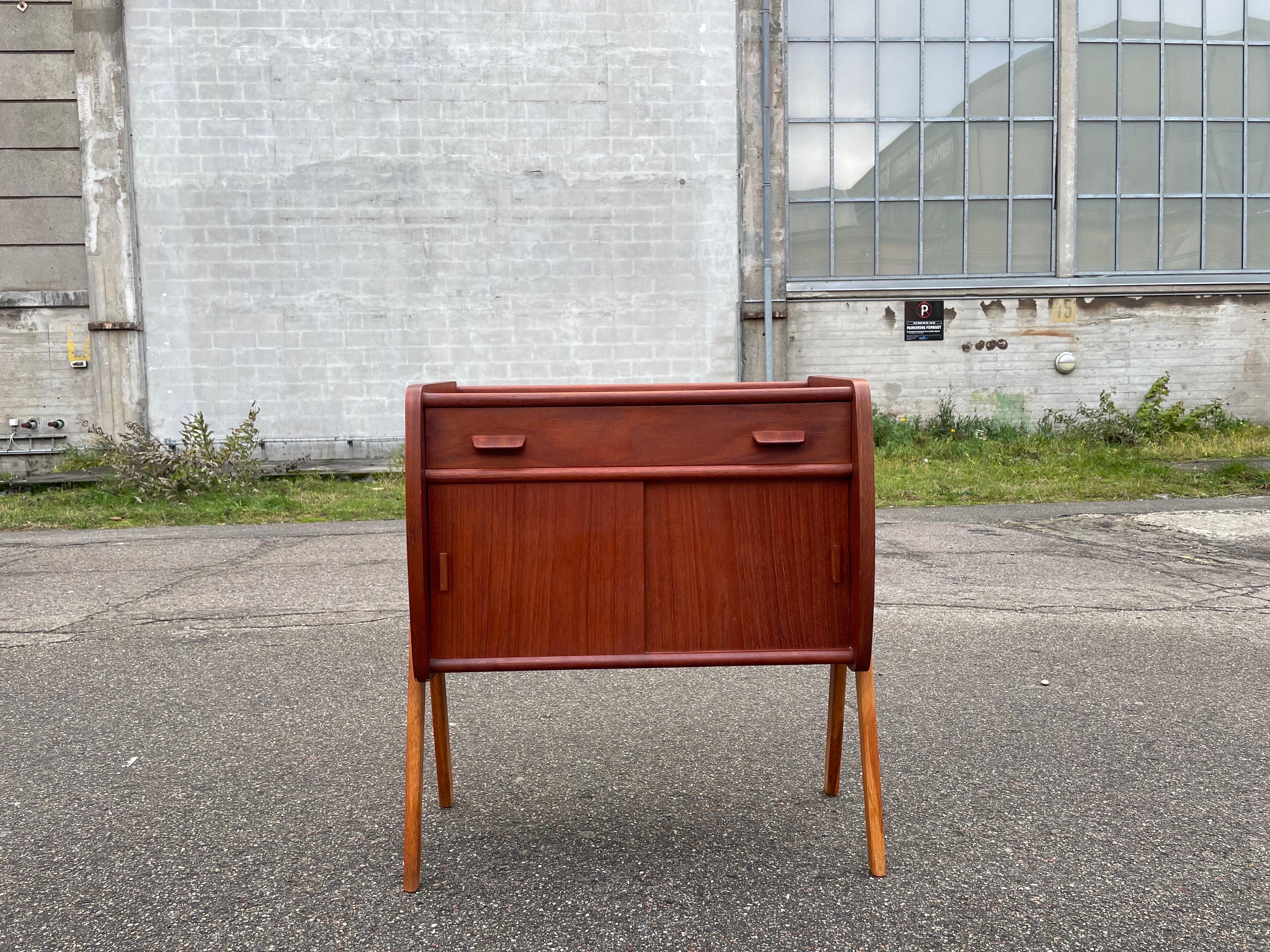Danese Piccola credenza danese in teak di Poul Volther del 1960 in vendita