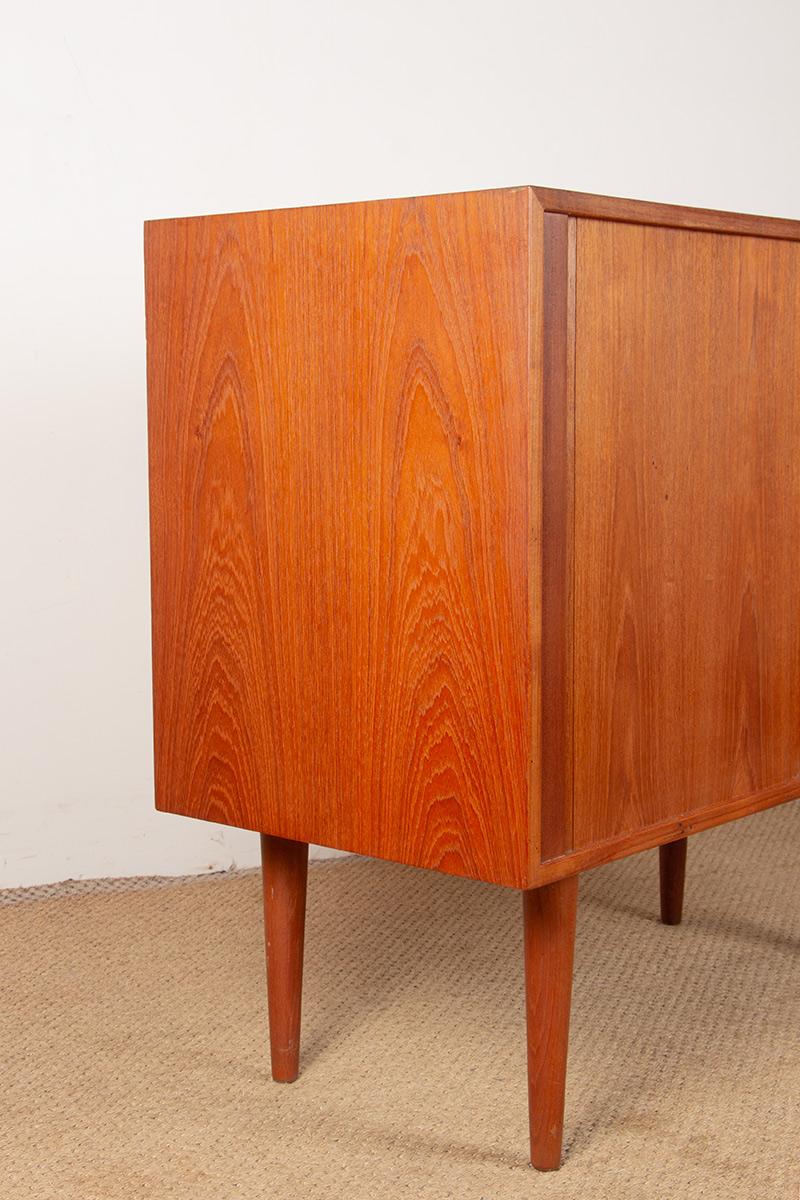 Small Danish teak sideboard model 42 by Kai Kristiansen, Feldballes Mobelfabrik. For Sale 4