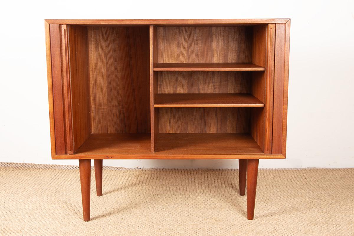 Small Danish teak sideboard model 42 by Kai Kristiansen, Feldballes Mobelfabrik. For Sale 6