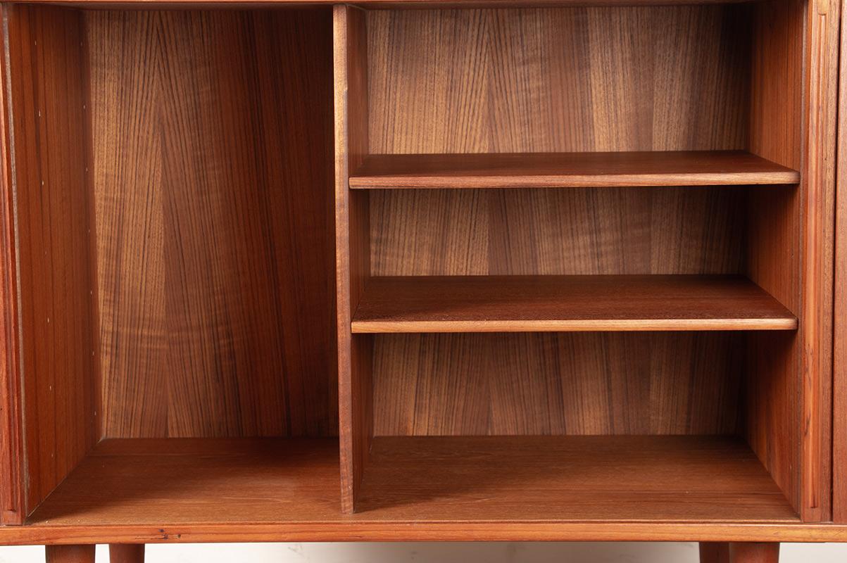 Small Danish teak sideboard model 42 by Kai Kristiansen, Feldballes Mobelfabrik. For Sale 7