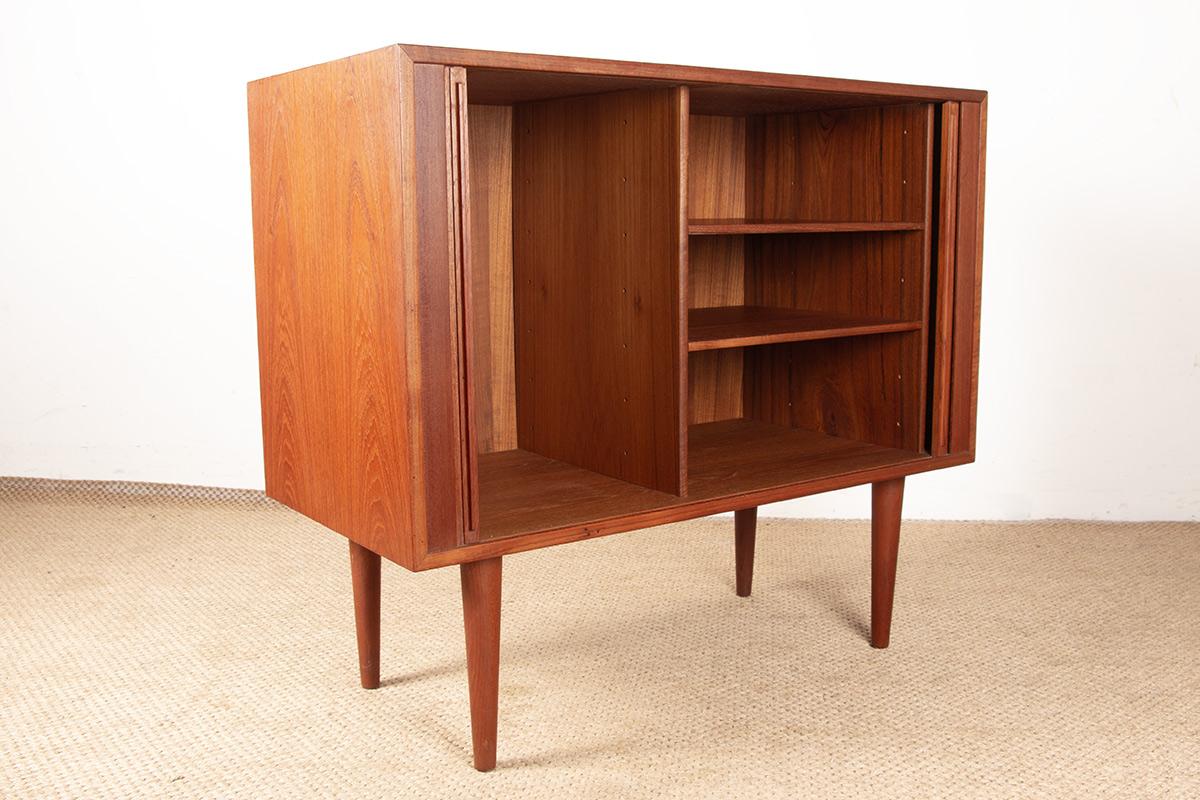 Small Danish teak sideboard model 42 by Kai Kristiansen, Feldballes Mobelfabrik. For Sale 9