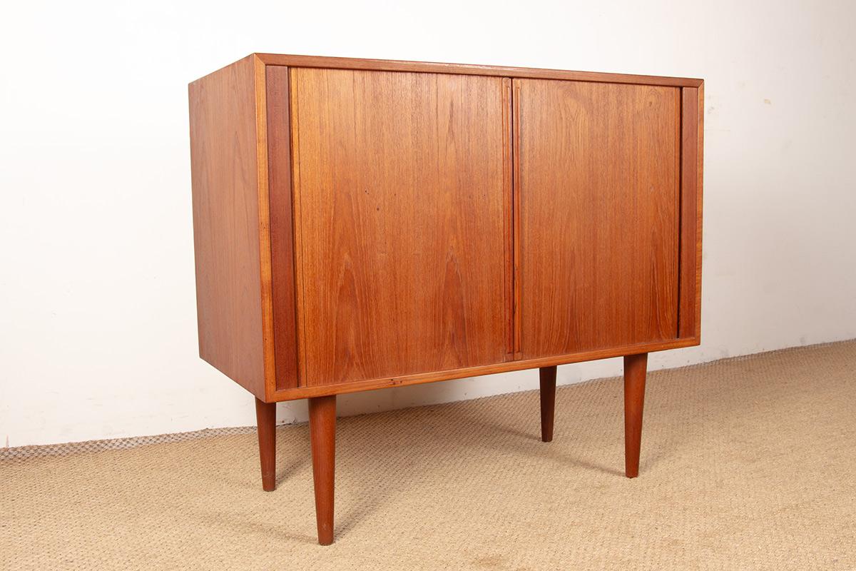 Small Danish teak sideboard model 42 by Kai Kristiansen, Feldballes Mobelfabrik. For Sale 1