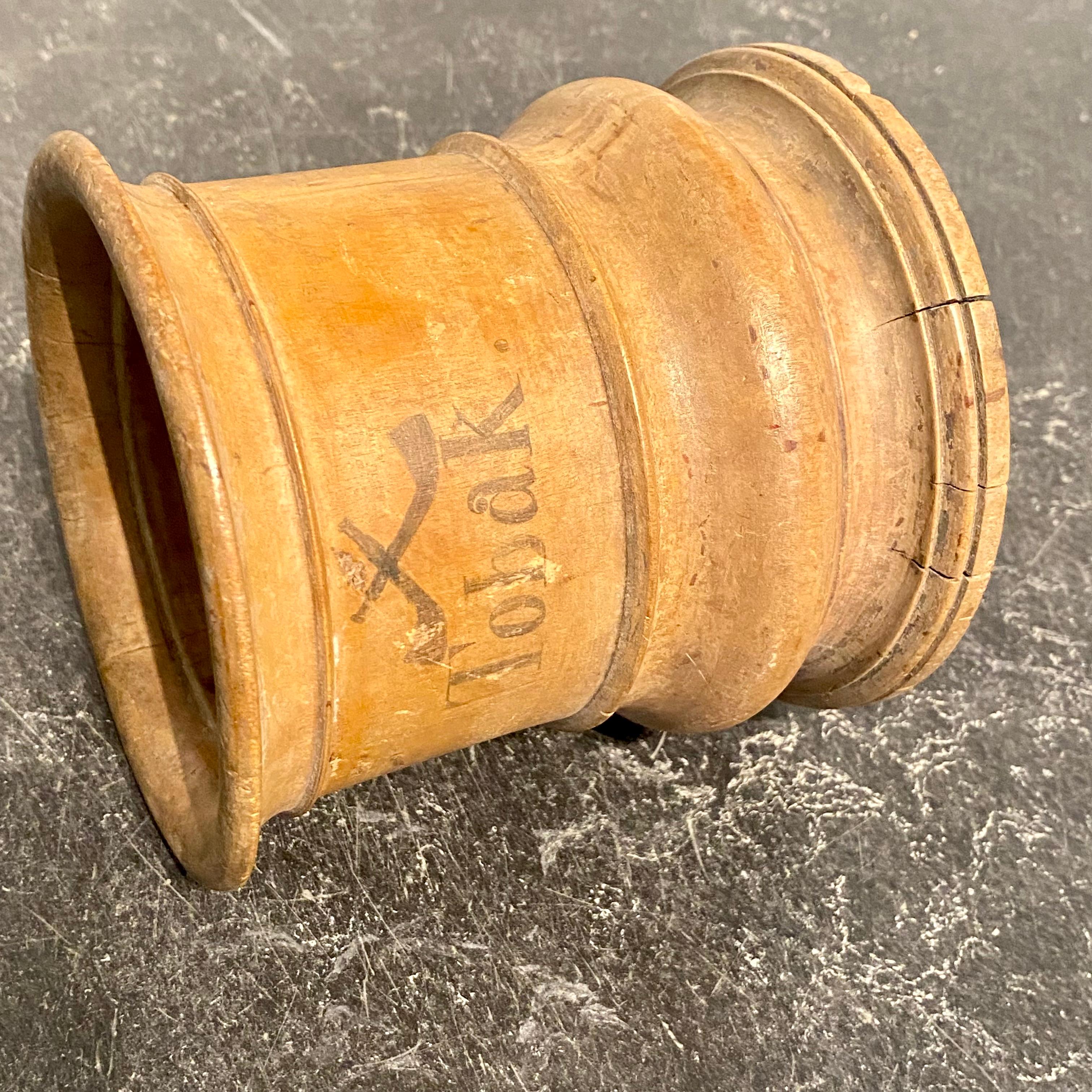 Small Danish Wooden Tobacco Jar, circa 1800-1825 For Sale 5