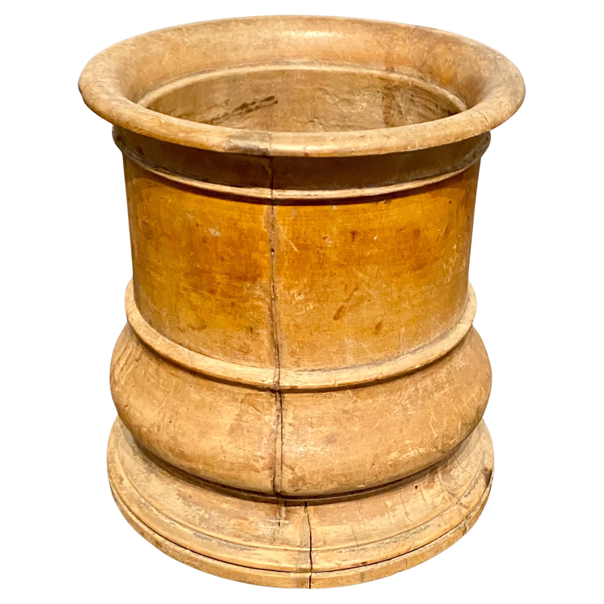 Fatto a mano Piccolo vaso da tabacco danese in legno, 1800-1825 circa in vendita