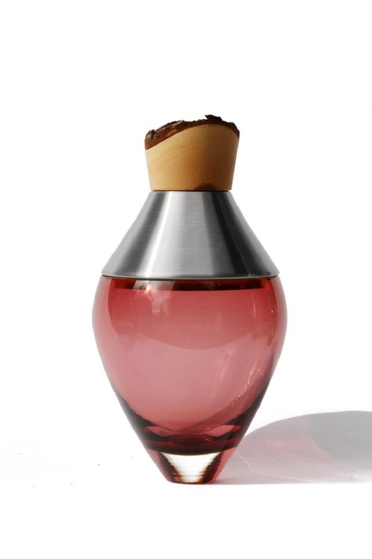 Organique Petit vase indien en rose foncé et patine cuivre I, Pia Wüstenberg en vente