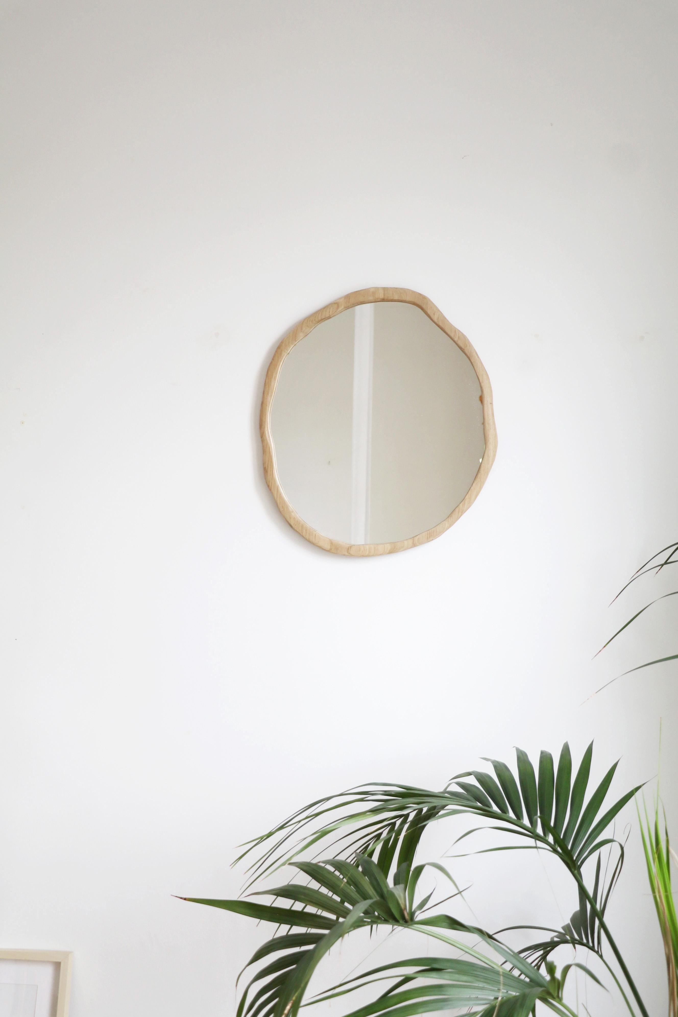 Small Dark Varnish Ondulation Mirror by Alice Lahana Studio In New Condition For Sale In Geneve, CH