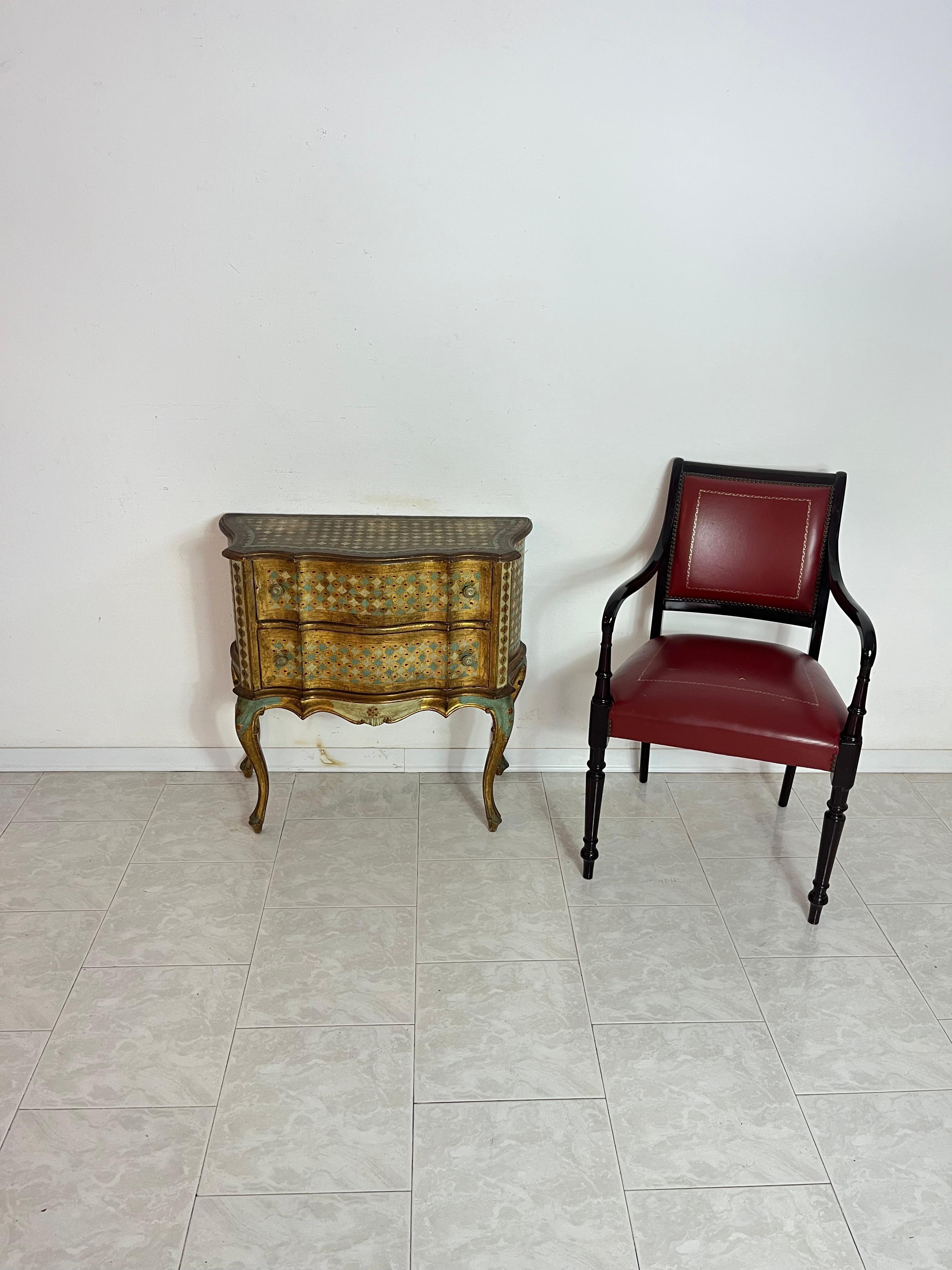 Small Decorated Venetian Chest of Drawers, 1940s In Good Condition For Sale In Palermo, IT