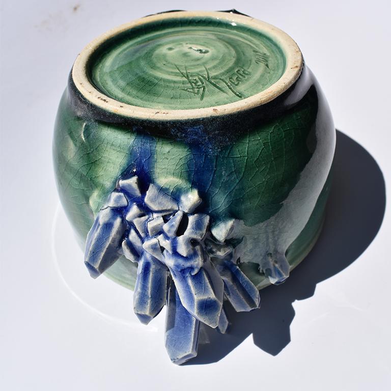 Small Decorative Contemporary Blue and Green Geode Detail Ceramic Bowl Signed  In Excellent Condition In Oklahoma City, OK