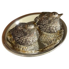 Pareja de Saleros Antiguos Salero y Bandeja Decorativos Pájaros Codorniz Plateada
