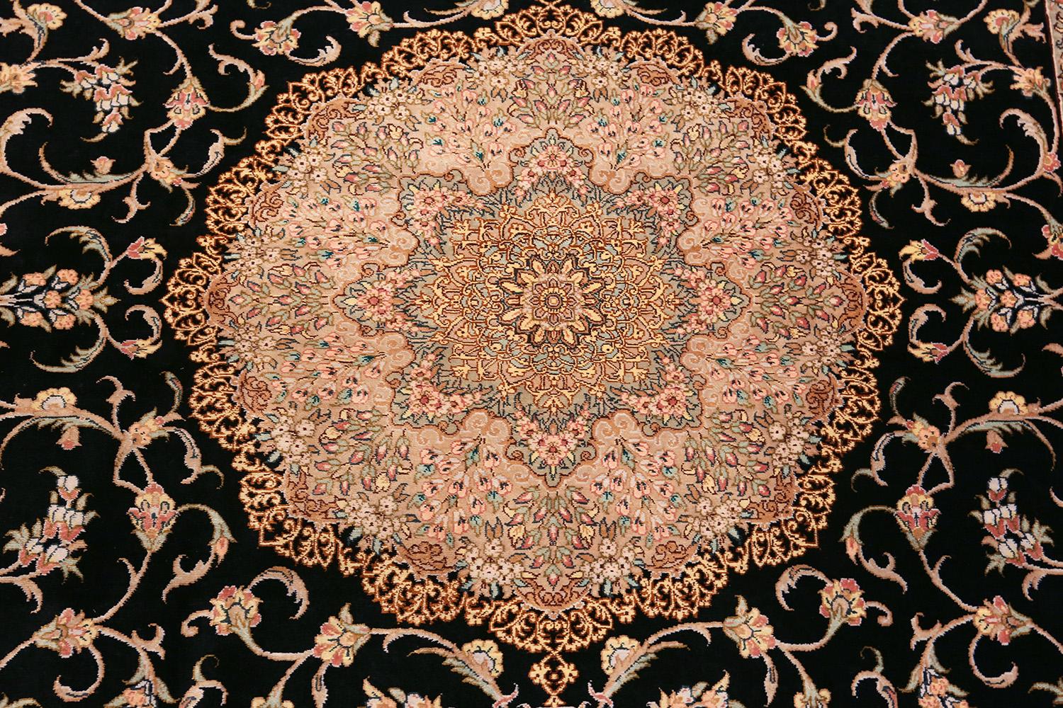 Nazmiyal Collection Vintage Persian Silk Qum Rug. 4 ft 3 in x 6 ft 7 in In Good Condition In New York, NY