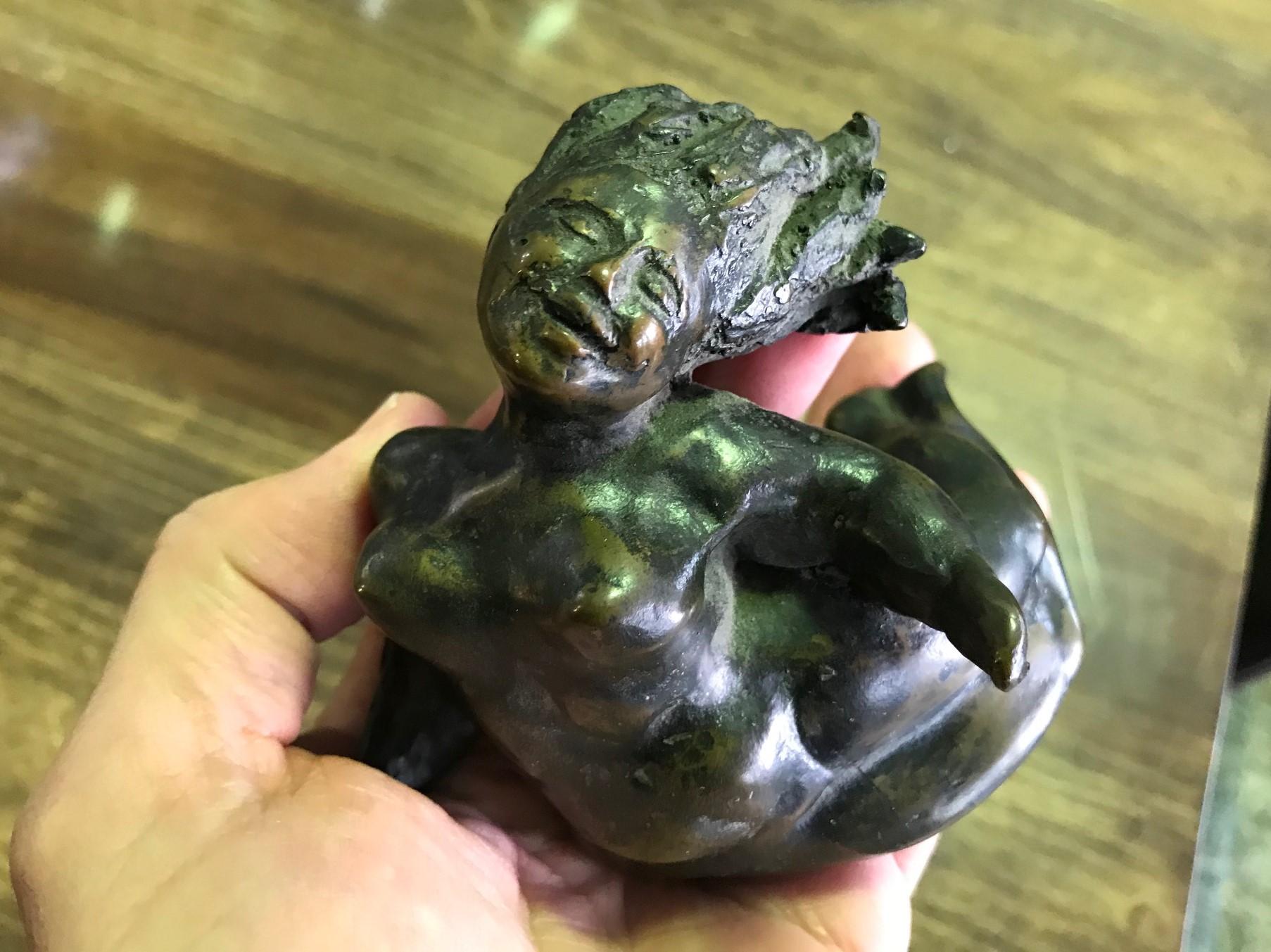Small Delightful Bronze Modern Sculpture of Laughing Smiling Nude Woman 2