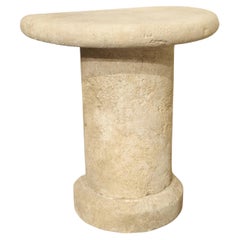 Konsolentisch Demilune aus geschnitztem Kalkstein aus der Provence, Frankreich