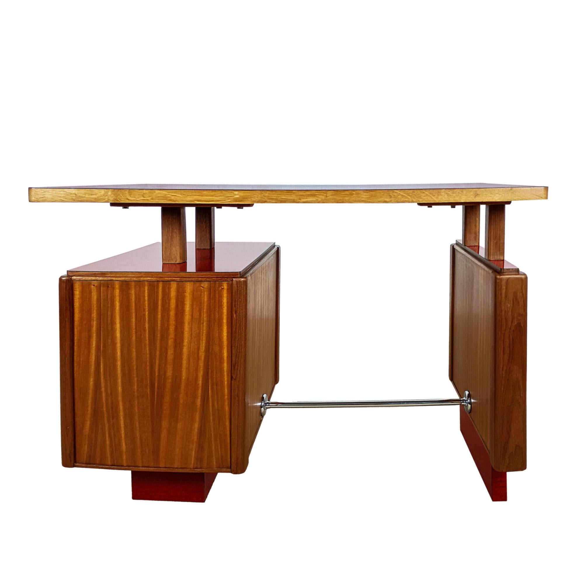 Kleiner Schreibtisch aus massivem Sapeleholz - Frankreich 1960 (Mitte des 20. Jahrhunderts) im Angebot