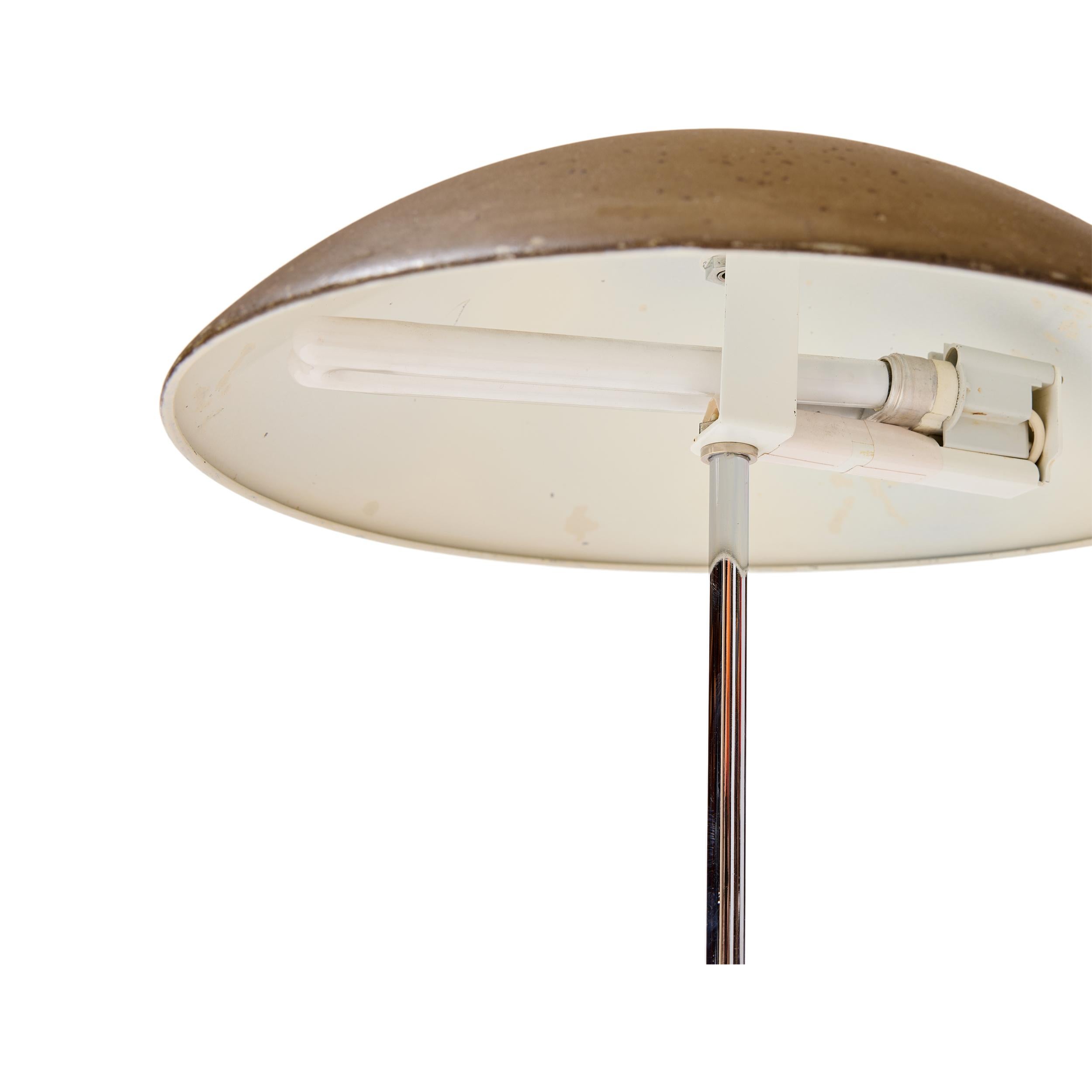 Kleine Schreibtischlampe von Piotr Sierakowski für Koch & Lowy (Moderne der Mitte des Jahrhunderts) im Angebot