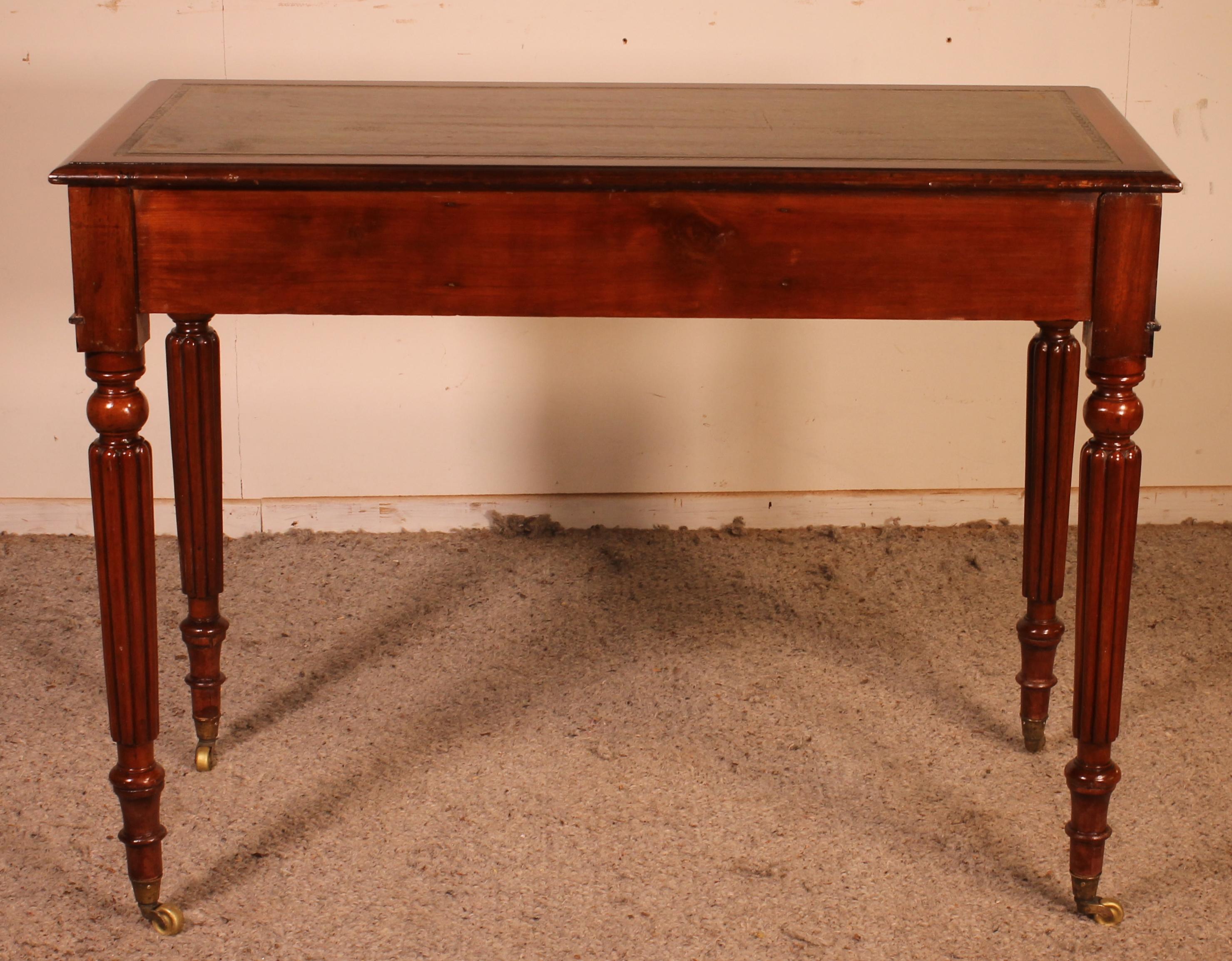 Small Desk / Writing Table Inmahogany from the 19th Century In Good Condition In Brussels, Brussels