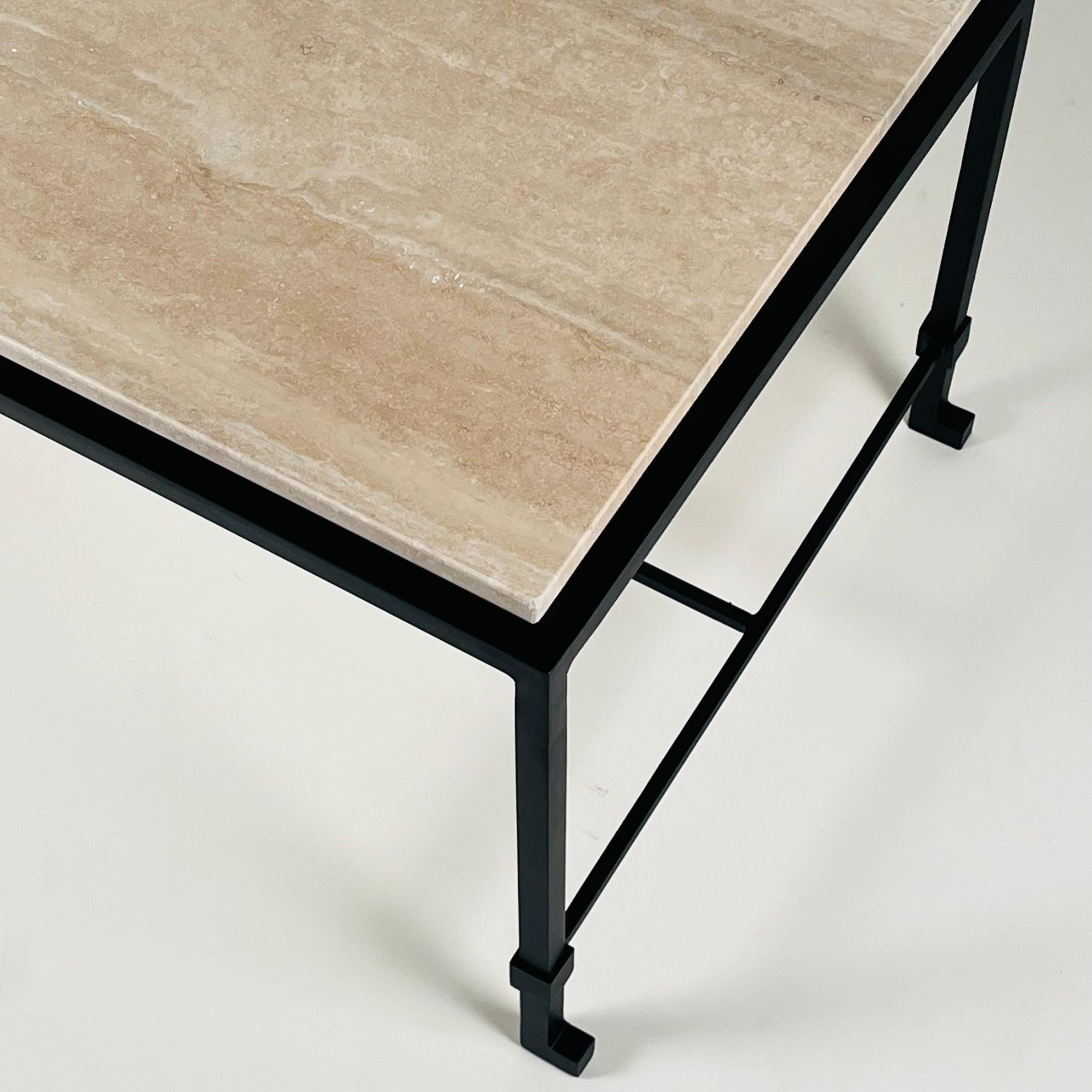 Couchtisch „Diagramme“ aus Schmiedeeisen und Travertin im Angebot 1