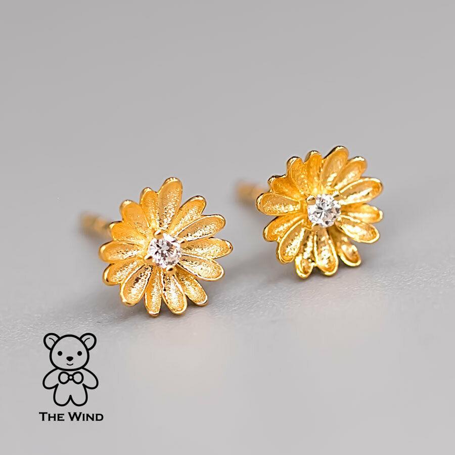 Arts and Crafts Small Diamond Marguerites Flower Stud Earrings 18K Yellow Gold For Sale