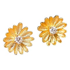 Small Diamond Marguerites Flower Stud Earrings 18K Yellow Gold