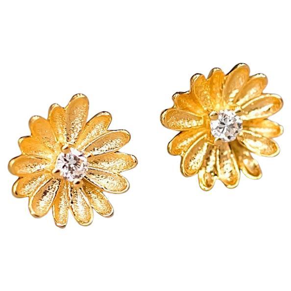 Small Diamond Marguerites Flower Stud Earrings 18K Yellow Gold For Sale