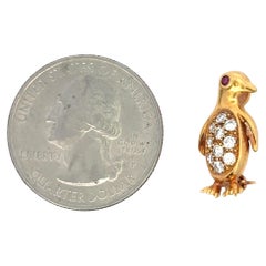 Small Diamond Penguin Pin Brooch 0.30 Carats 18 Karat Yellow Gold 2.7 Grams
