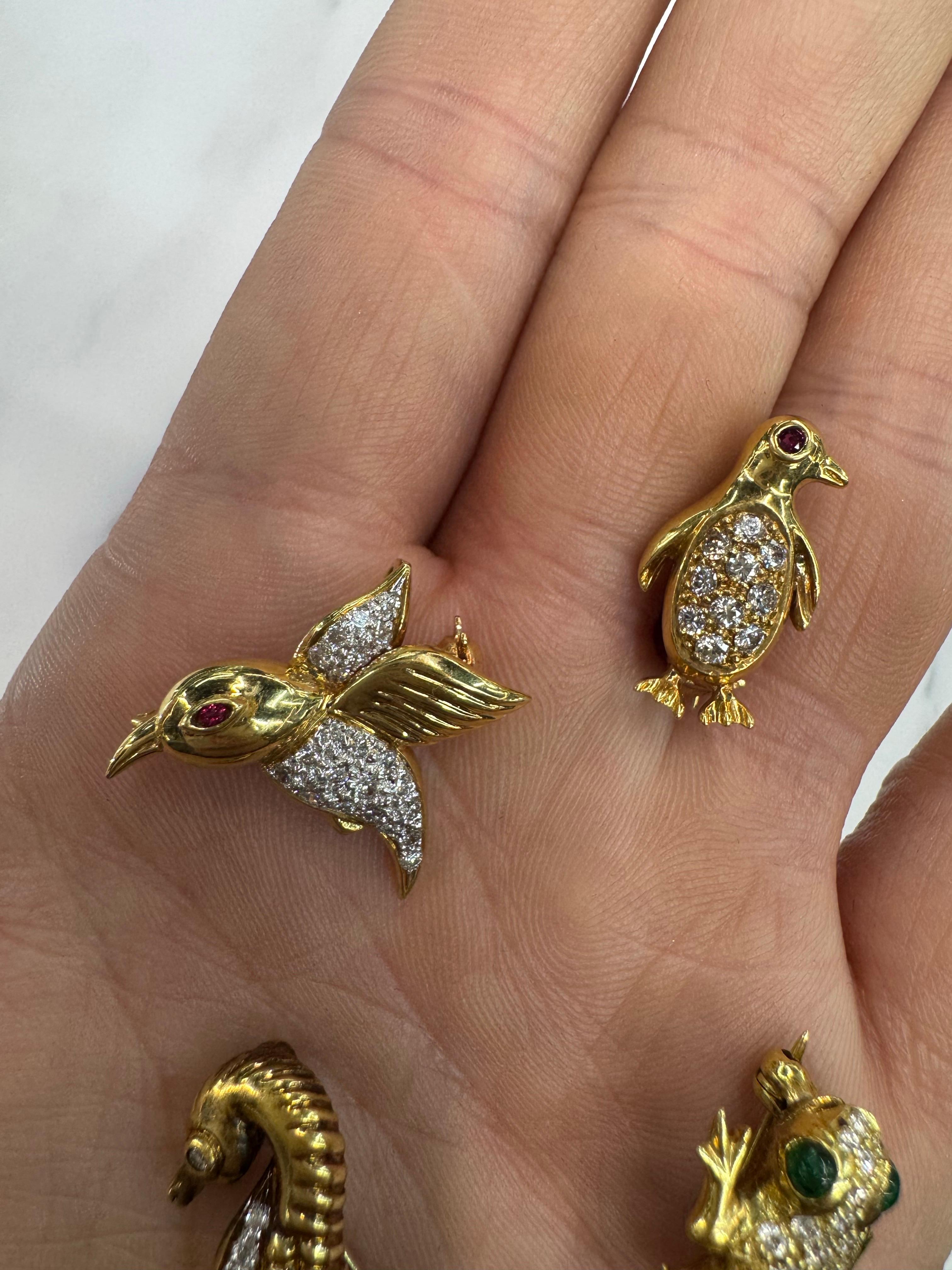 Taille ronde Broche pingouin à petits diamants 0,30 carats Or jaune 18 carats 2,7 grammes en vente