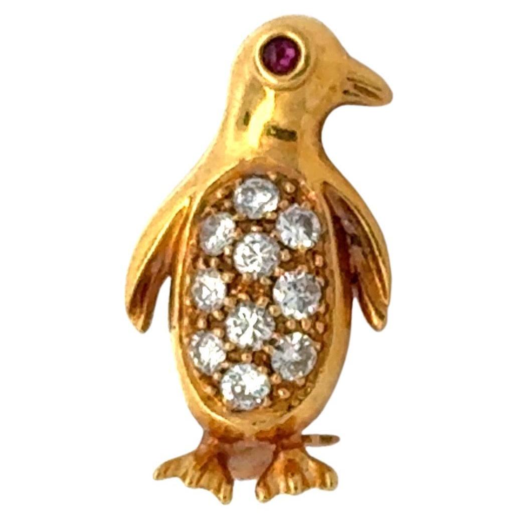 Small Diamond Penguin Pin Brooch 0.30 Carats 18 Karat Yellow Gold 2.7 Grams