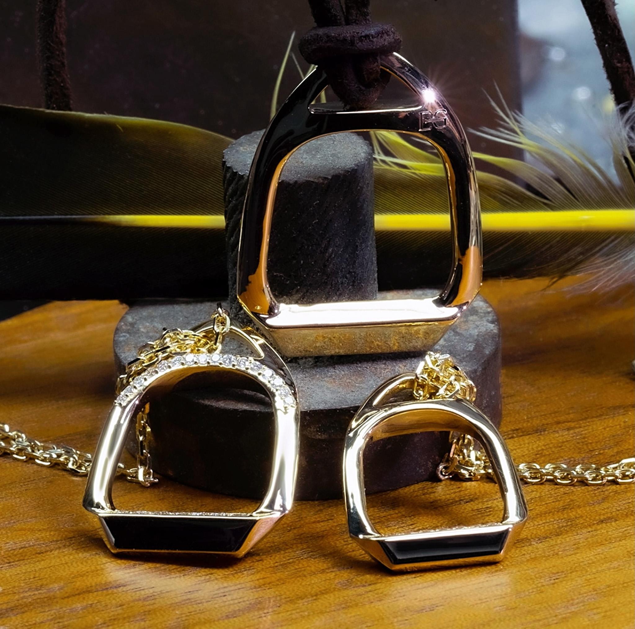 Modern Small Diamond-Stride Stirrup Equestrian Necklace For Sale