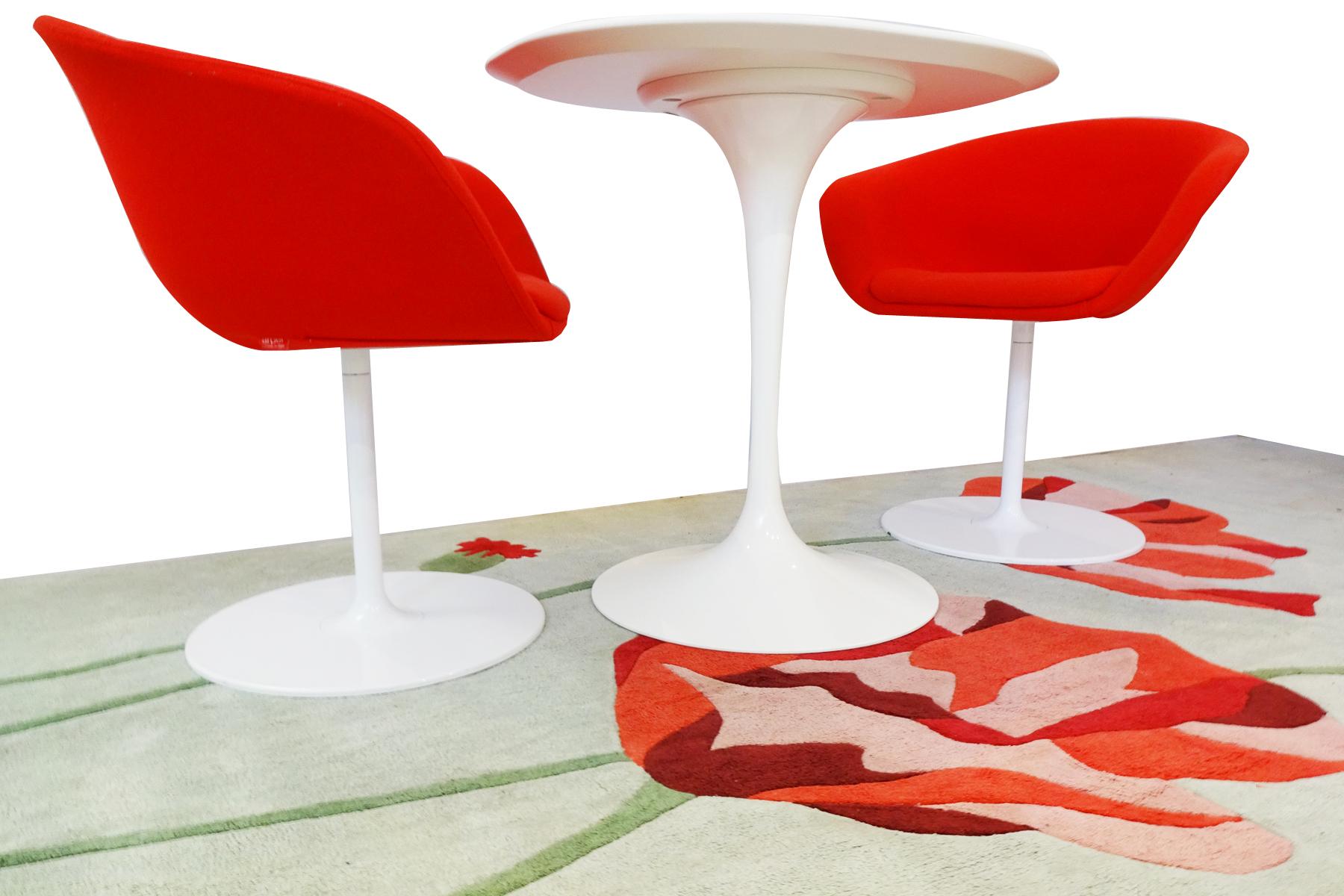 Modern Small Dining Set, Eero Saarinen Knoll Side Table, Arper Chairs and Poppy Rug