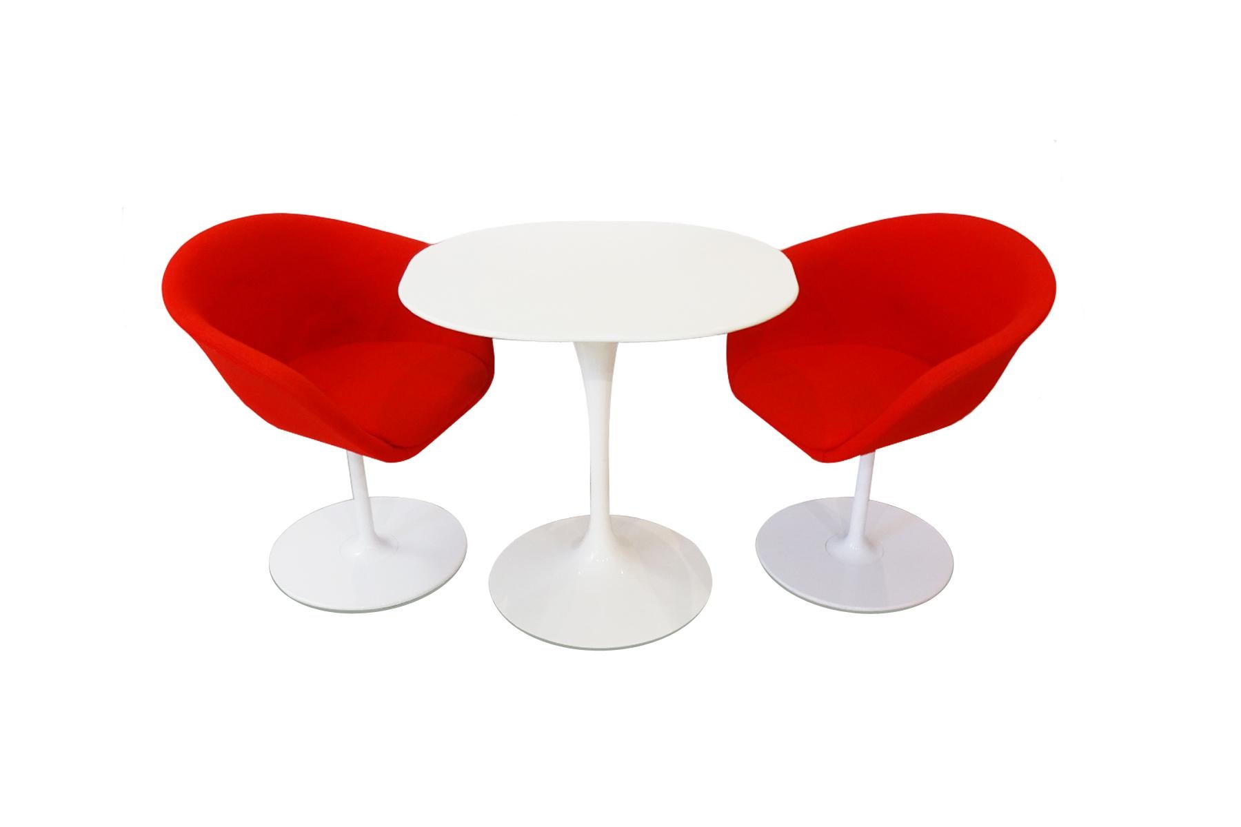Contemporary Small Dining Set, Eero Saarinen Knoll Side Table, Arper Chairs and Poppy Rug