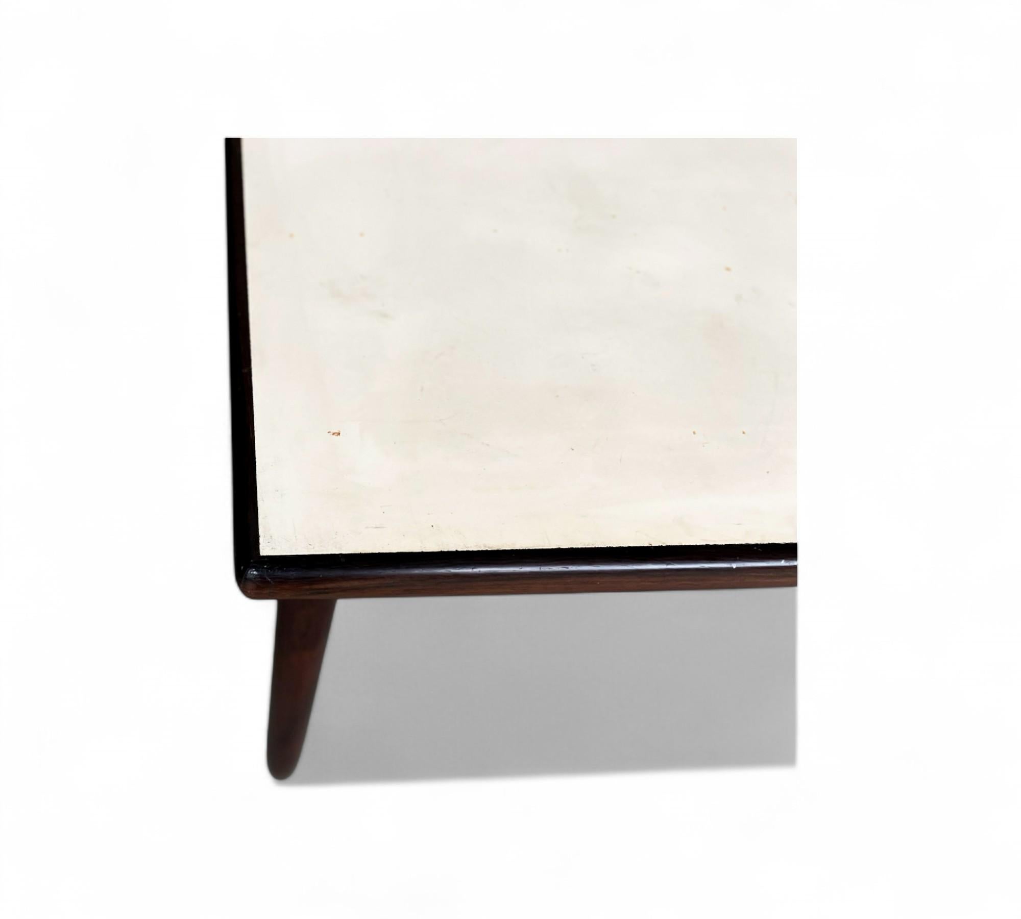 Mesa de comedor pequeña en madera noble, Jorge Jabour, años 60 - Lote 652 en venta 2