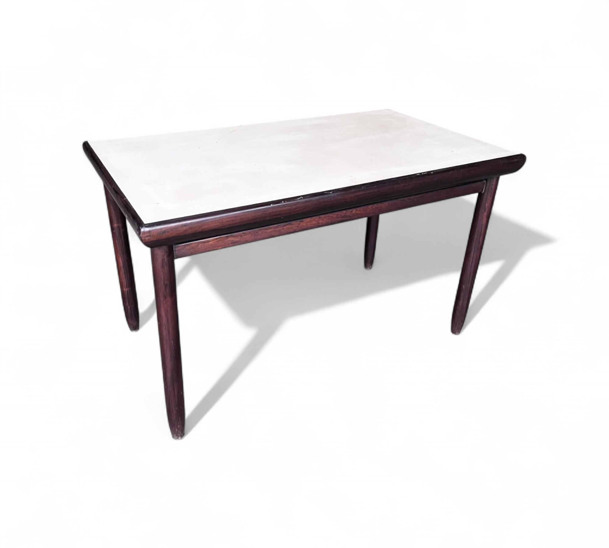 Mesa de comedor pequeña en madera noble, Jorge Jabour, años 60 - Lote 652 en venta 6